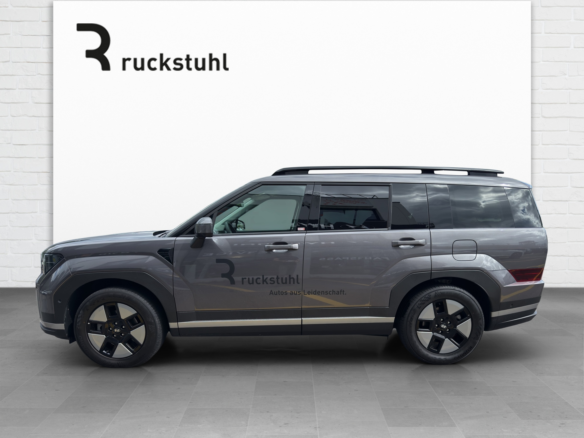 listing desktop thumbnail image 2