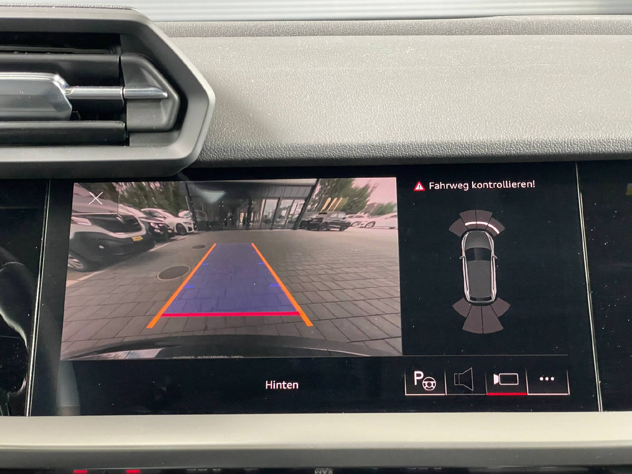 listing desktop thumbnail image 11