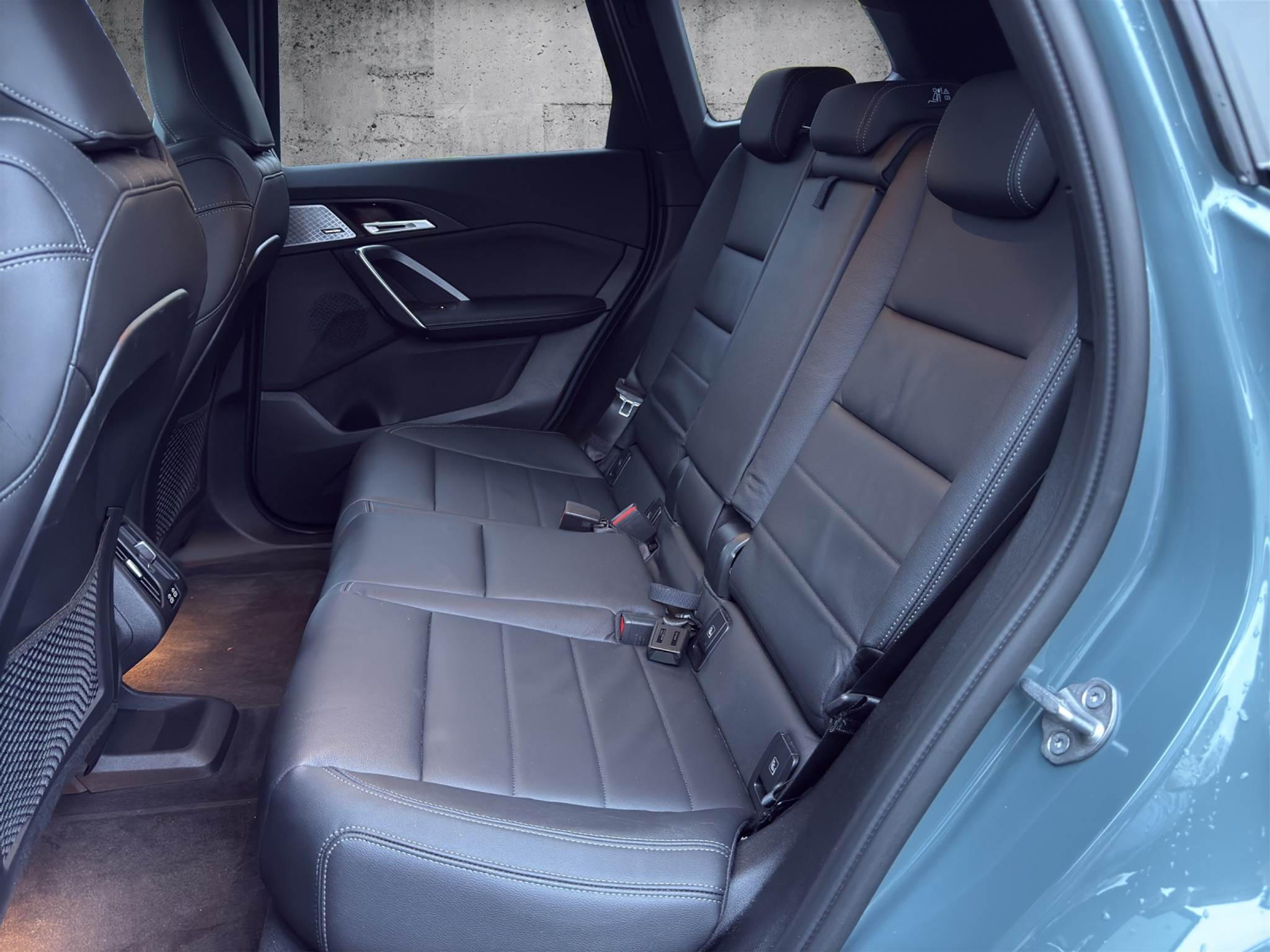 listing desktop thumbnail image 12