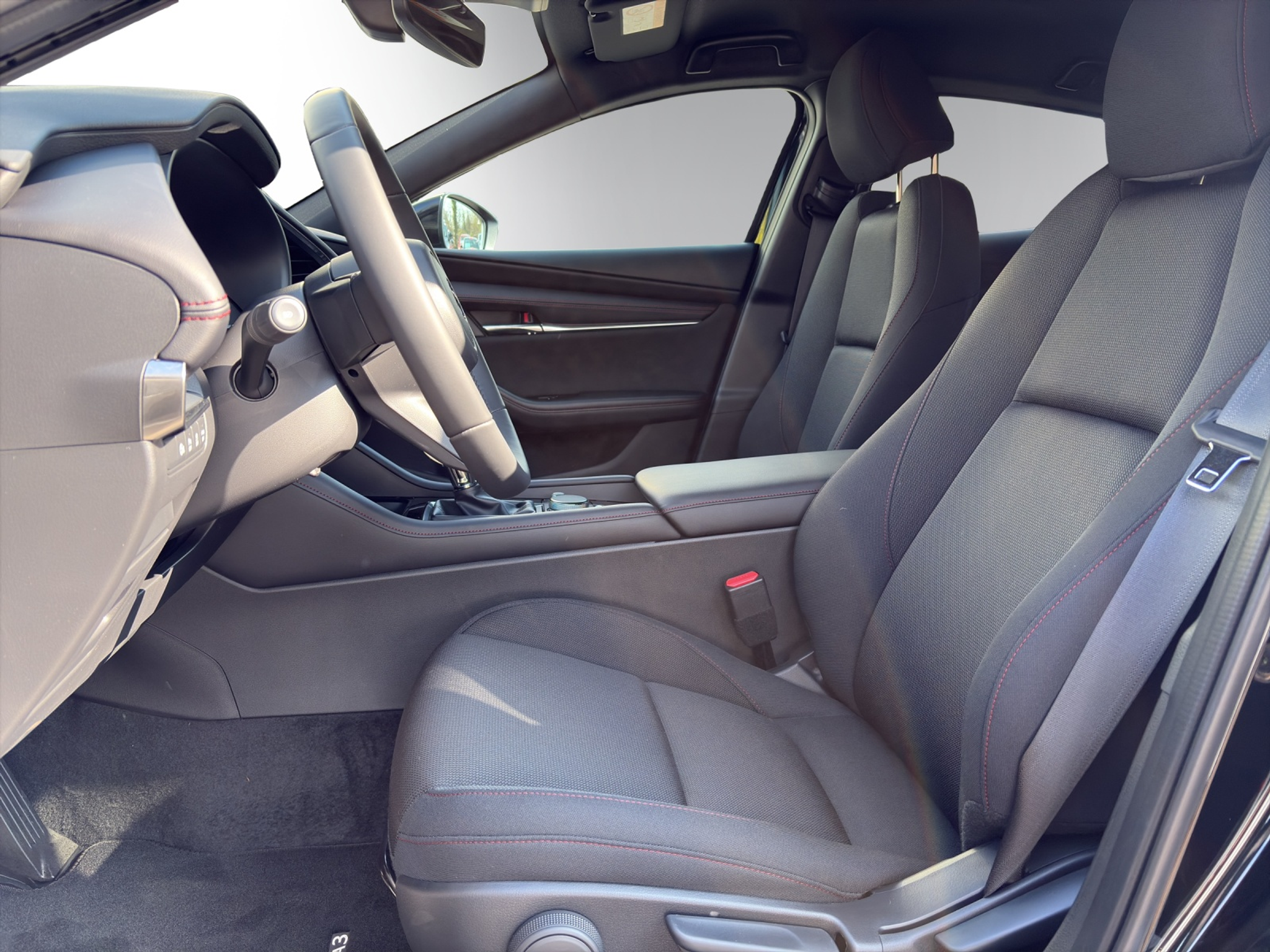 listing desktop thumbnail image 3