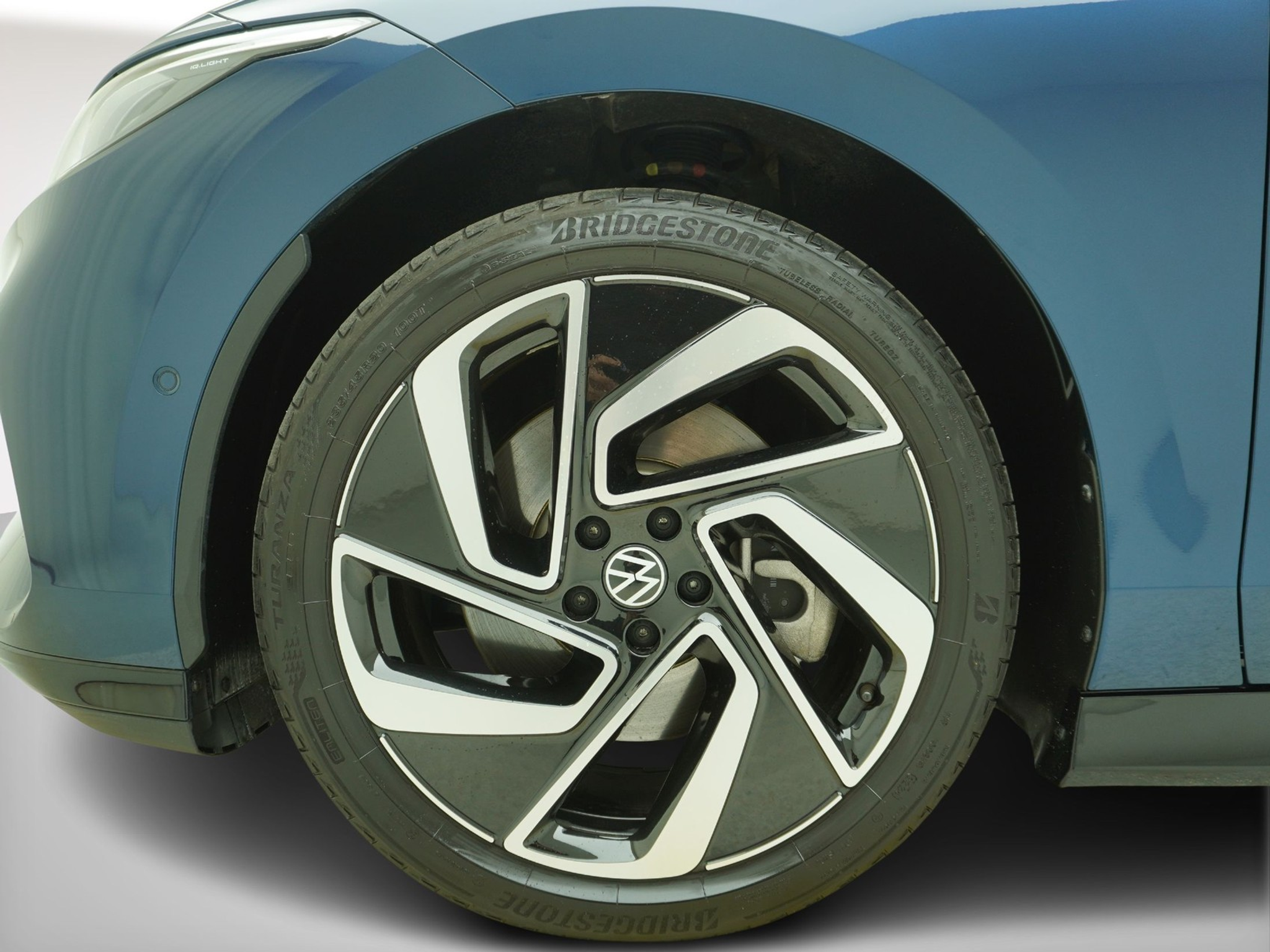 listing desktop thumbnail image 6