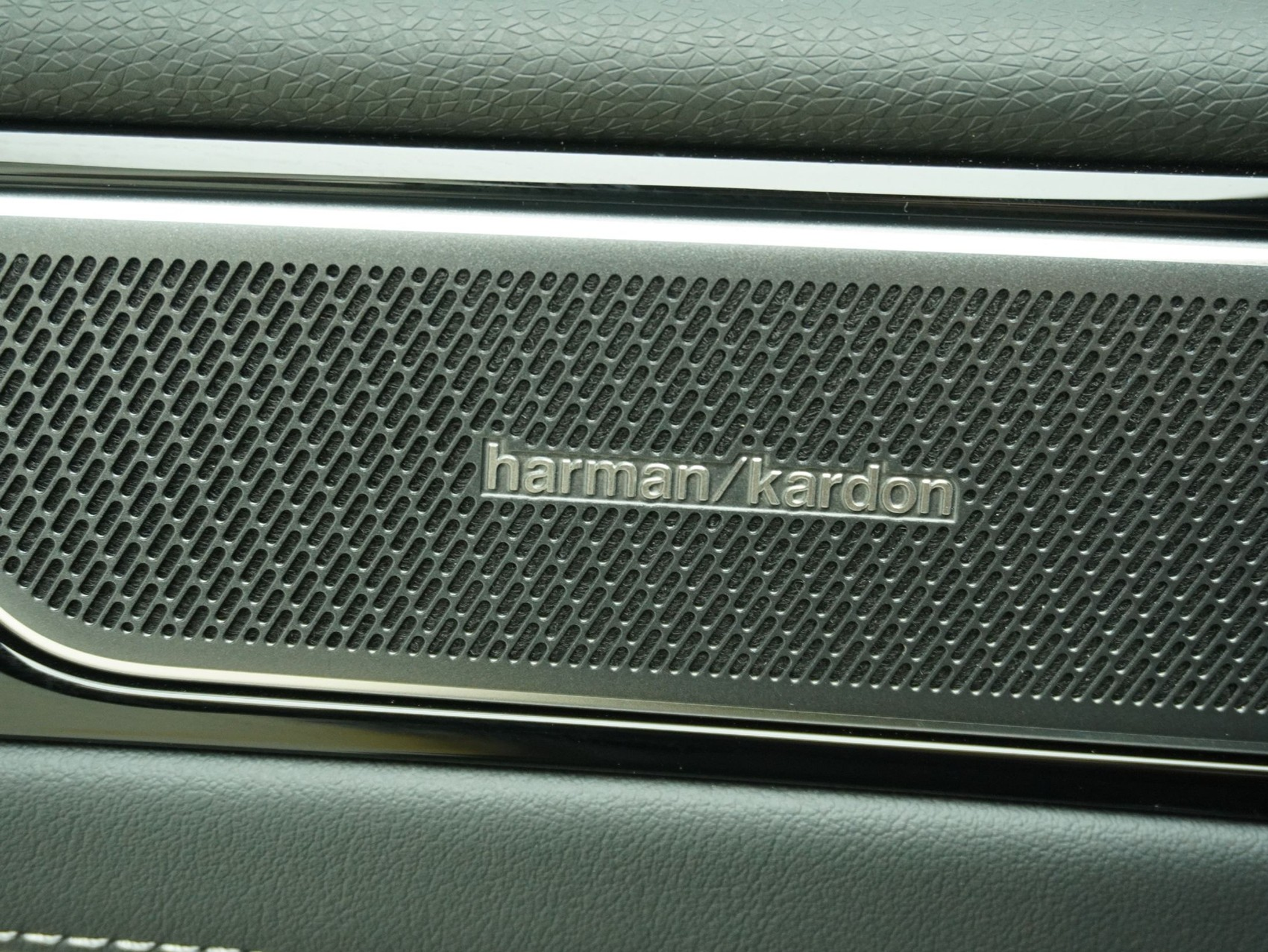 listing desktop thumbnail image 16