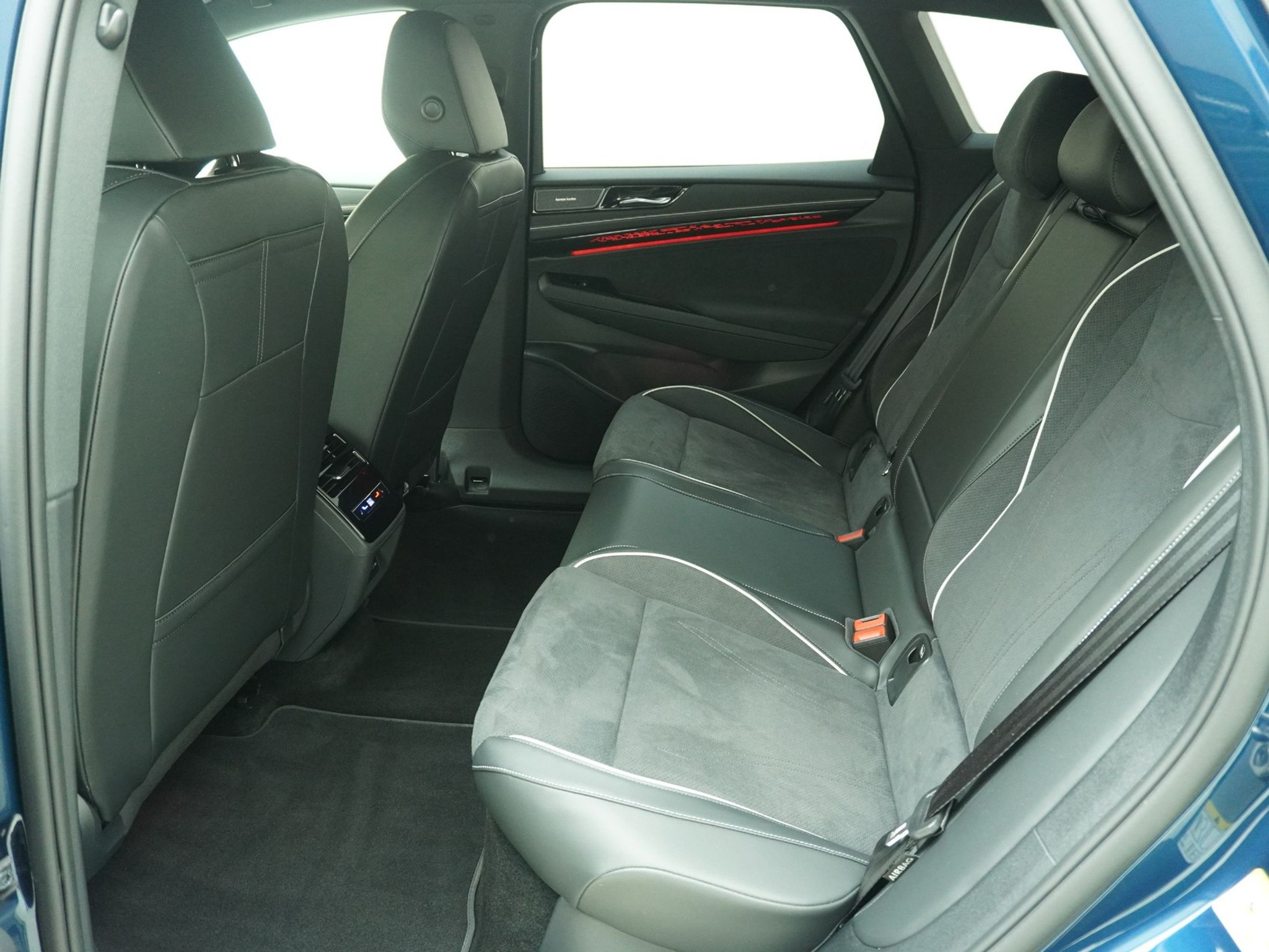 listing desktop thumbnail image 11