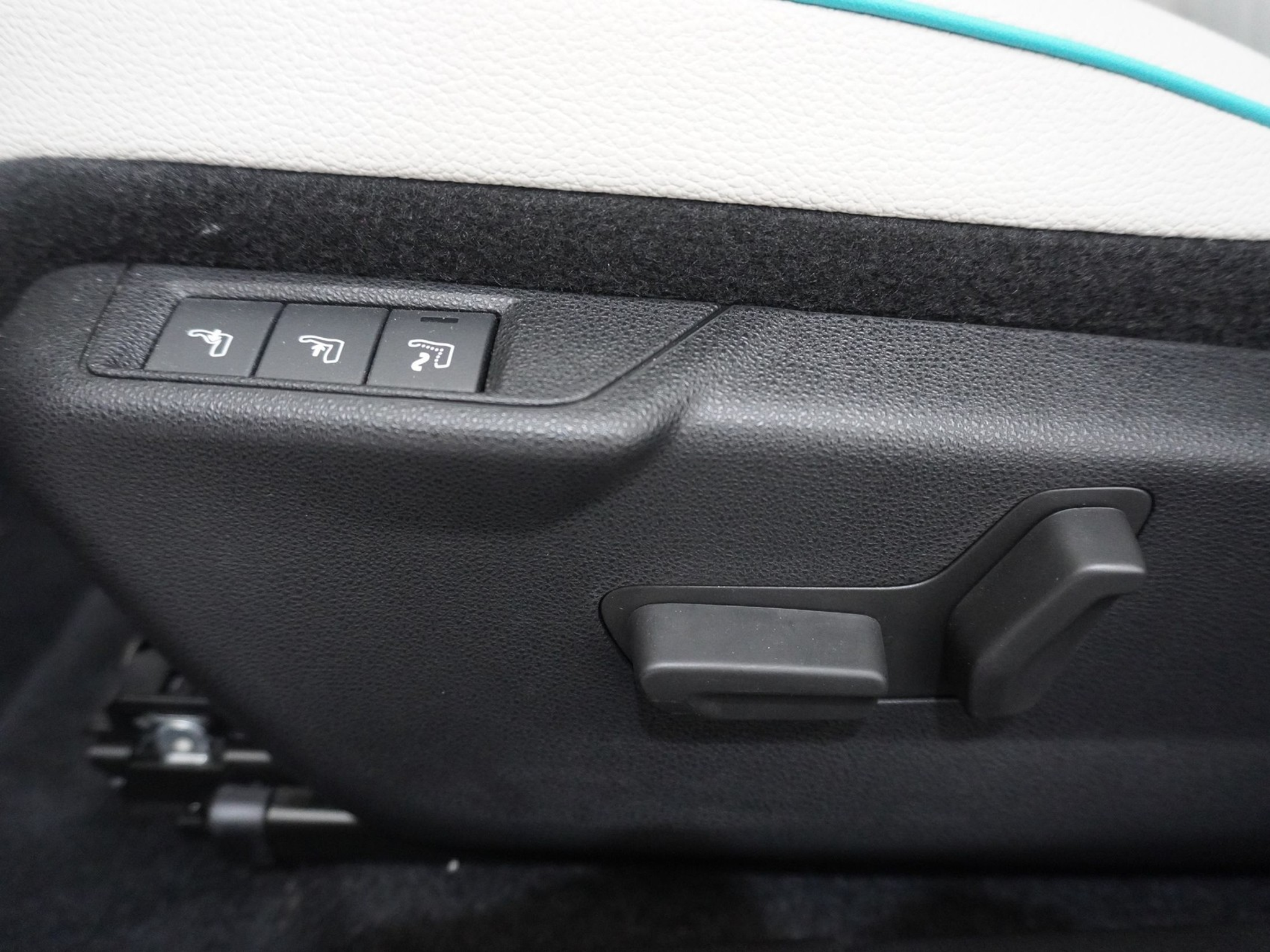 listing desktop thumbnail image 12