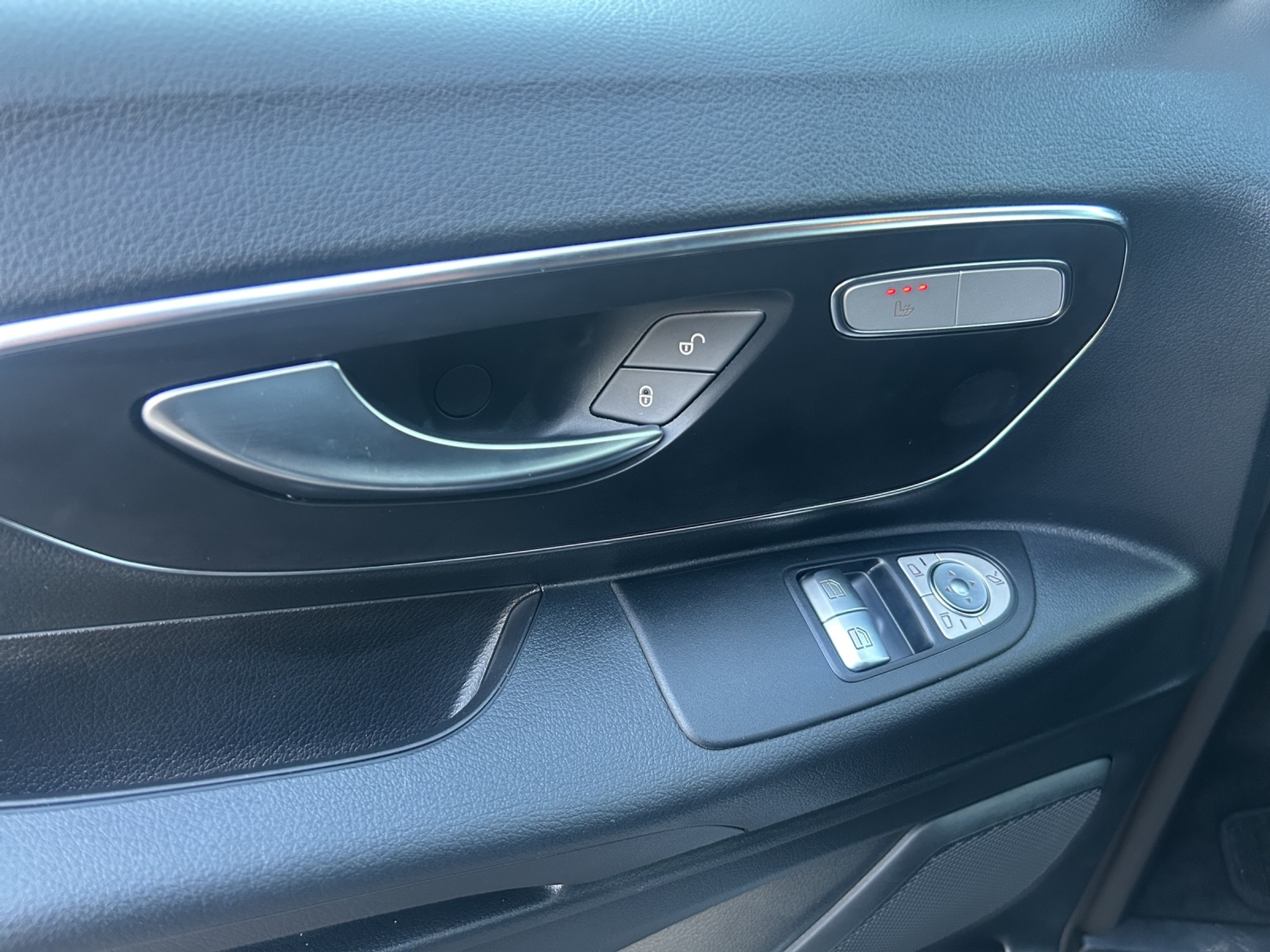 listing desktop thumbnail image 17