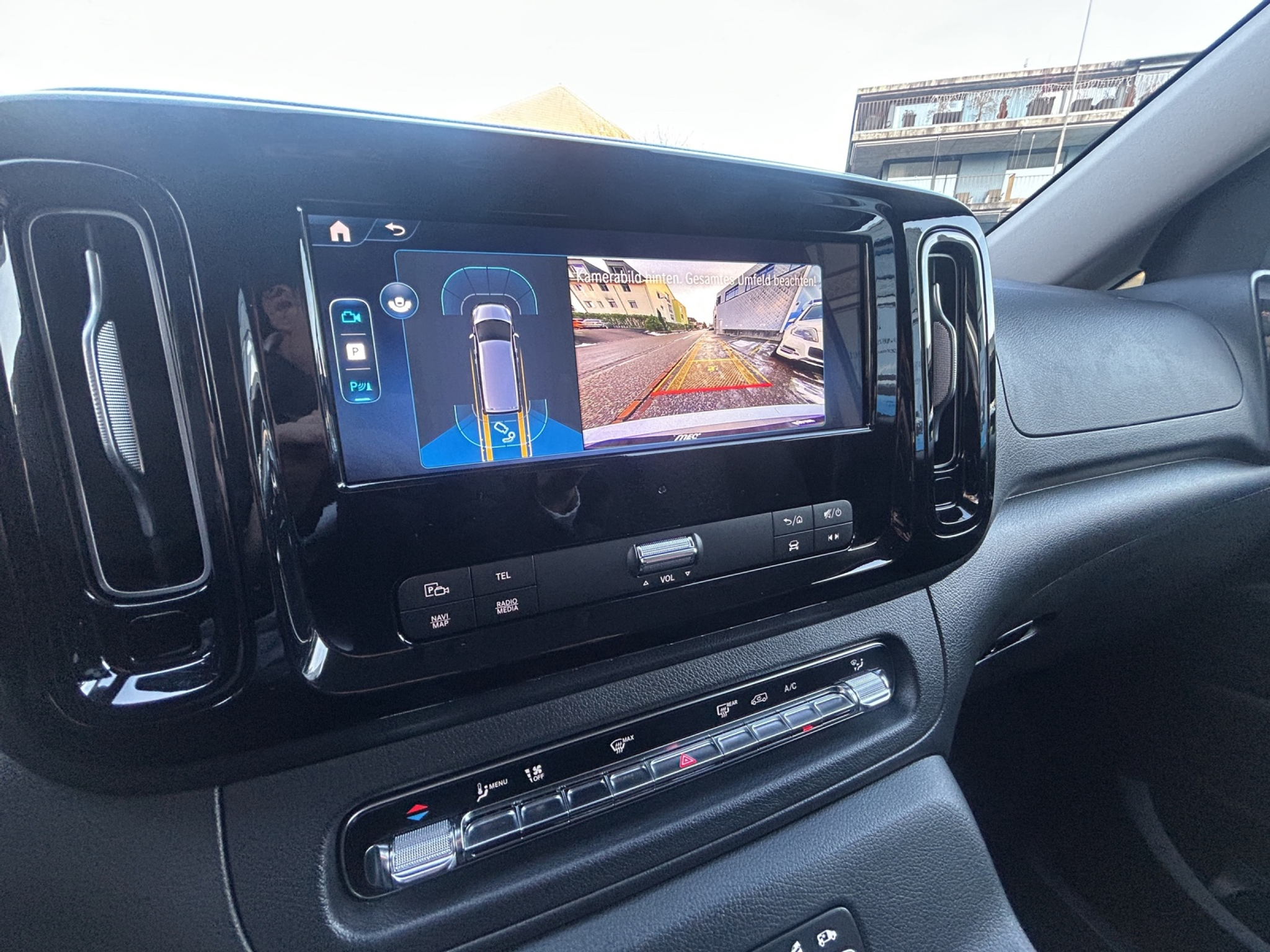 listing desktop thumbnail image 18