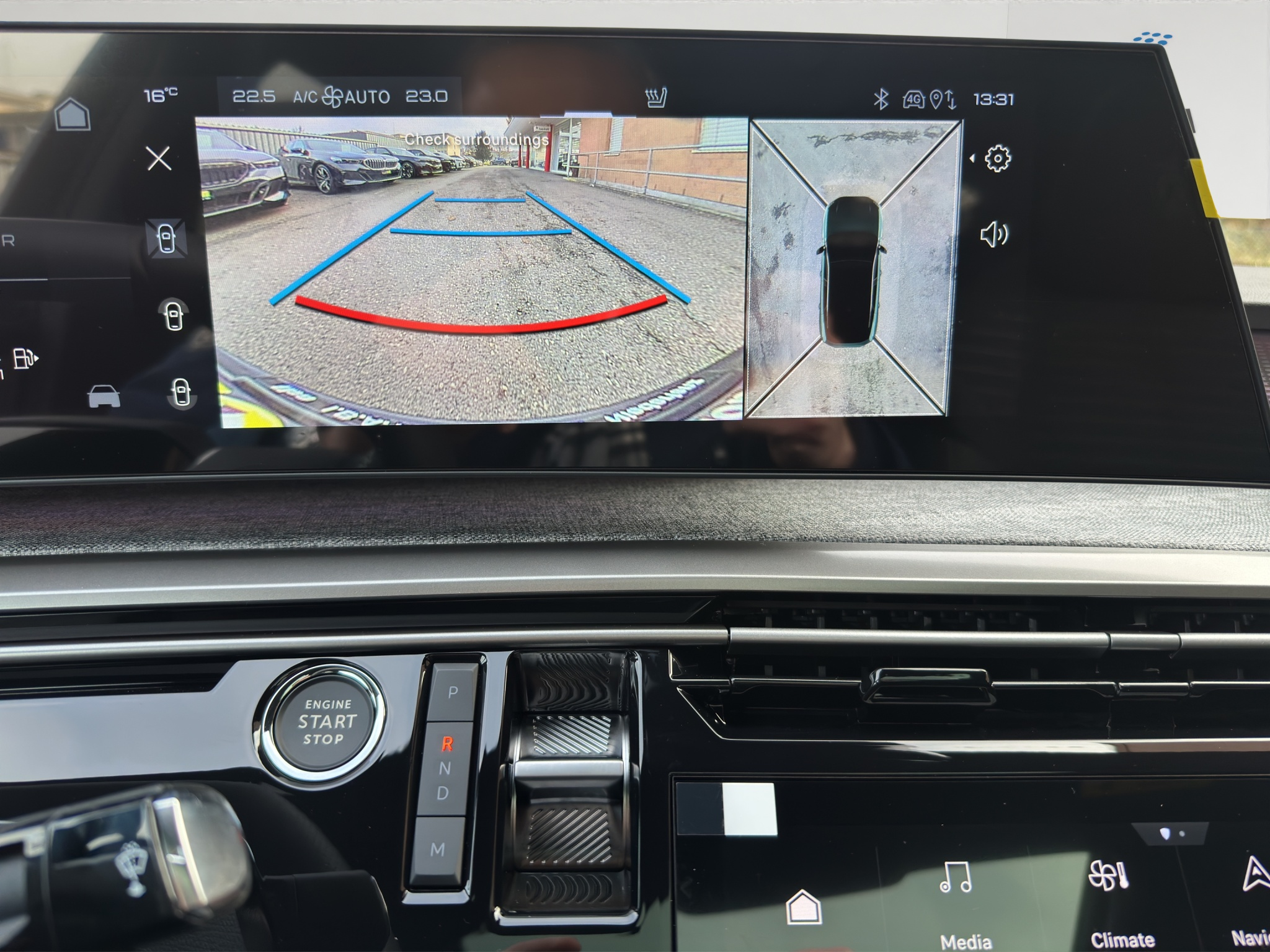 listing desktop thumbnail image 17