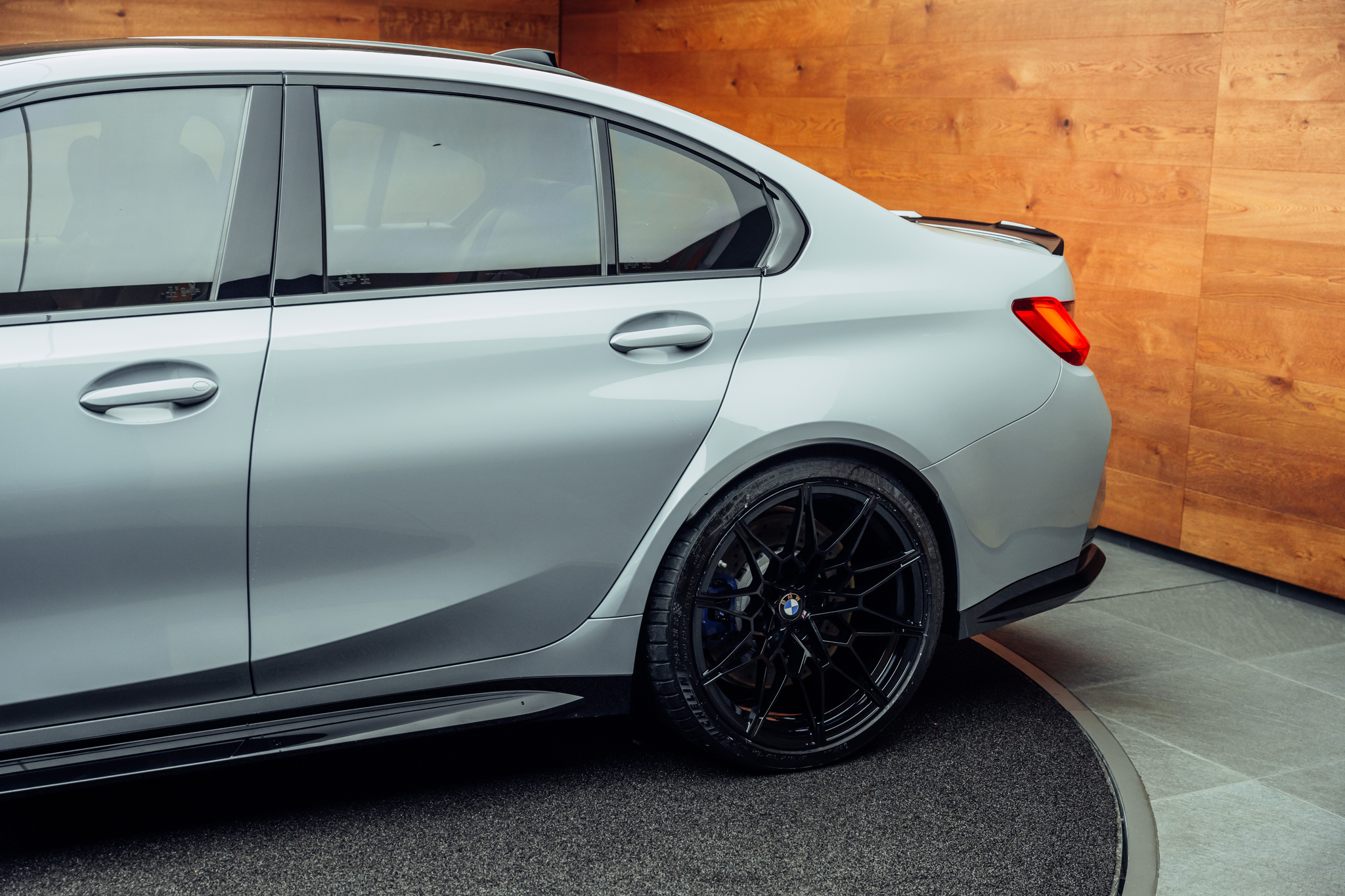 listing desktop thumbnail image 19