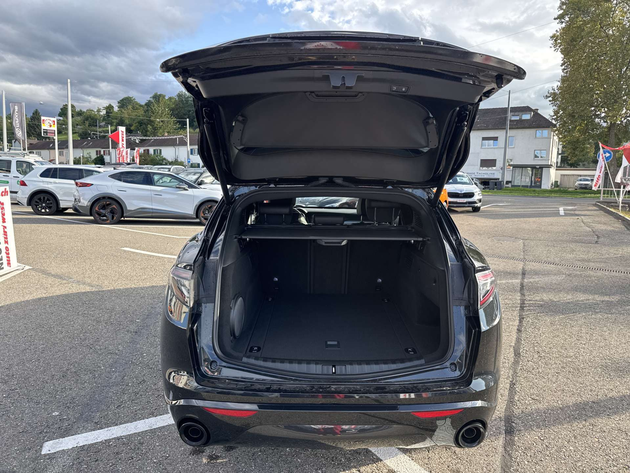 listing desktop thumbnail image 7