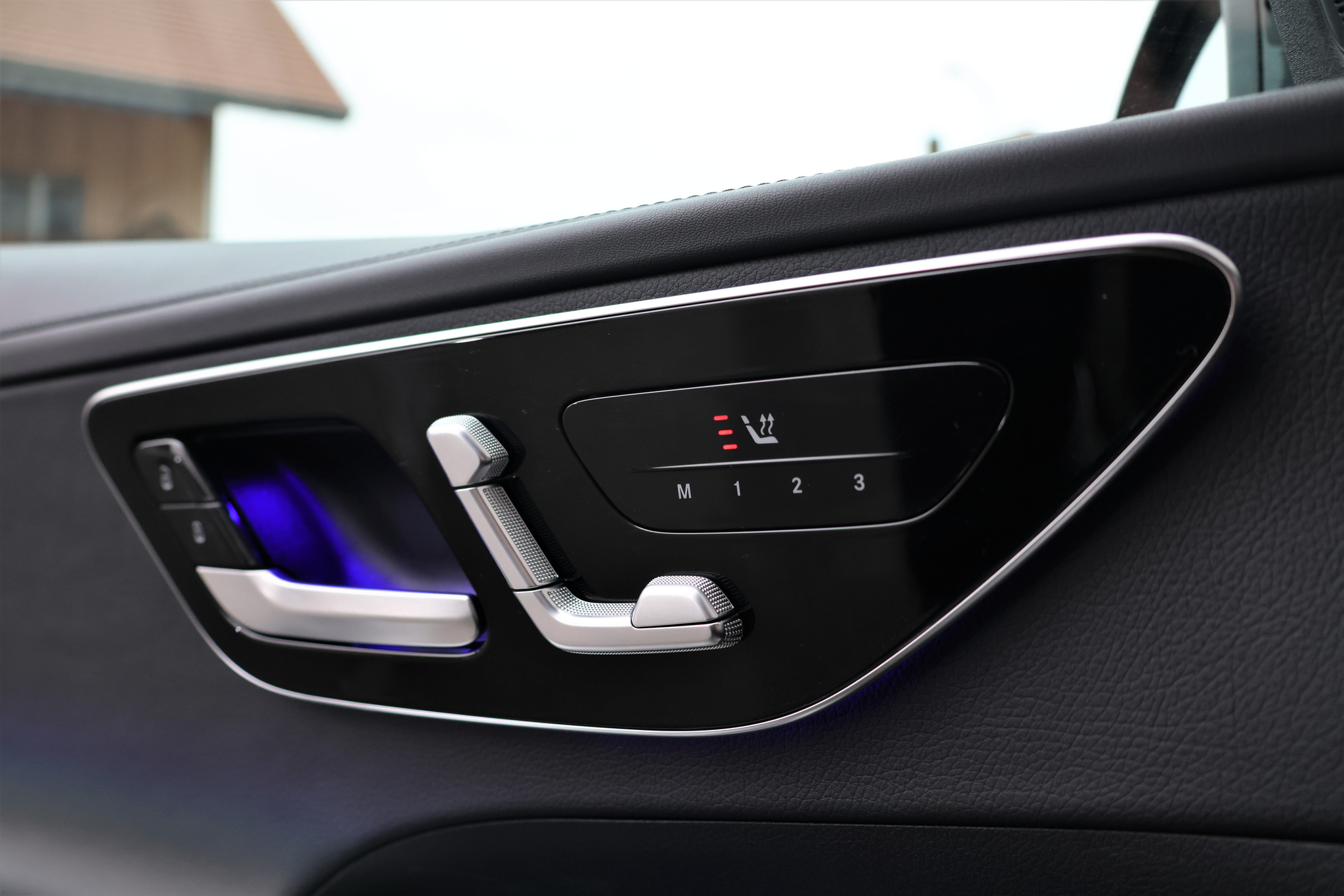 listing desktop thumbnail image 11