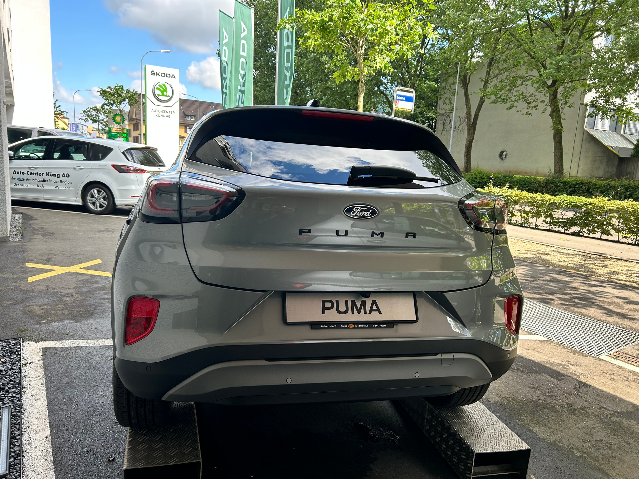 listing desktop thumbnail image 6