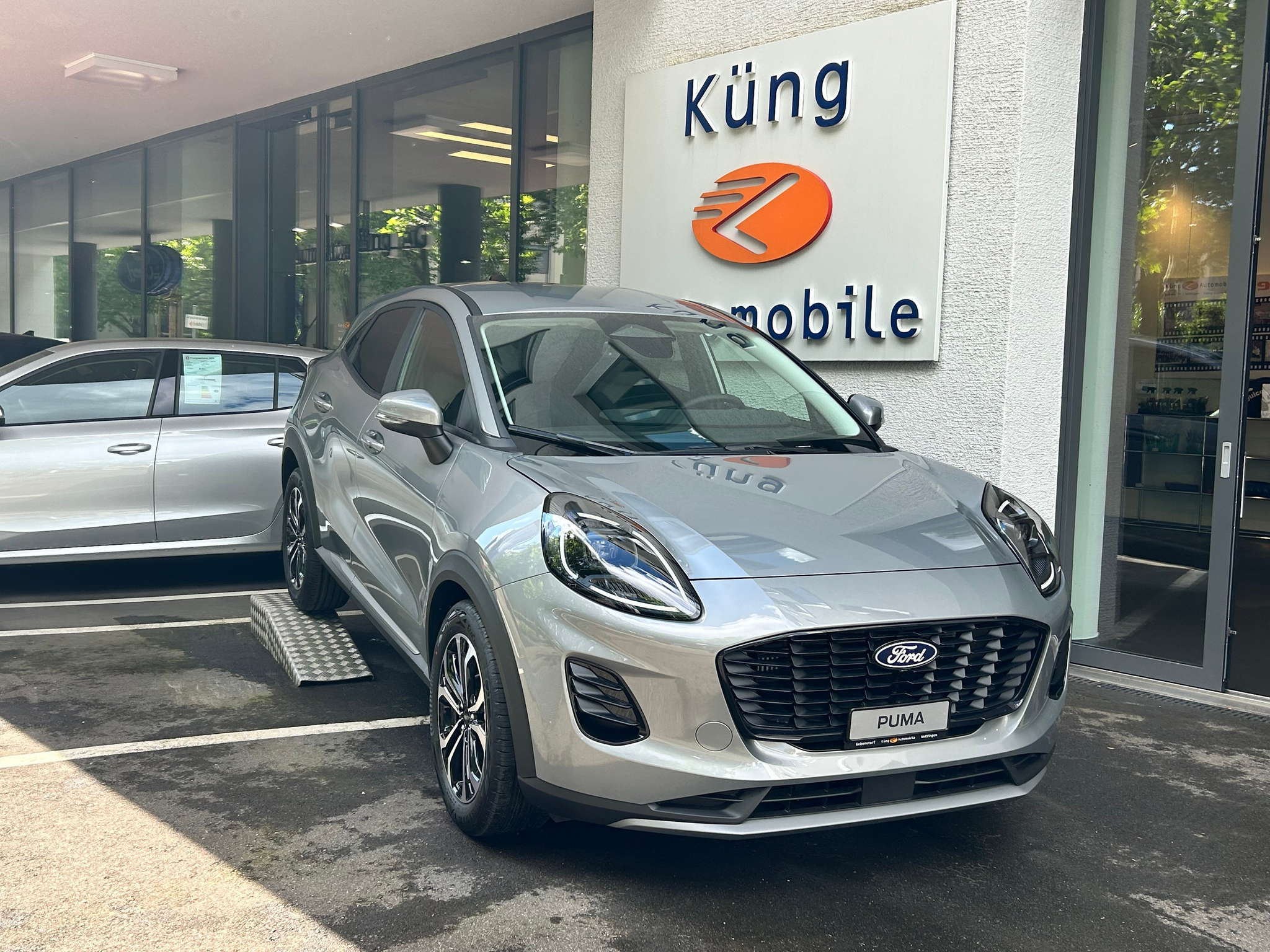 listing desktop thumbnail image 3