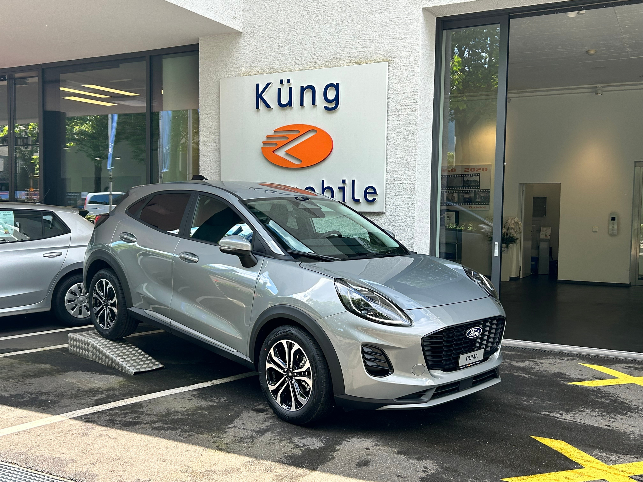 listing desktop thumbnail image 1