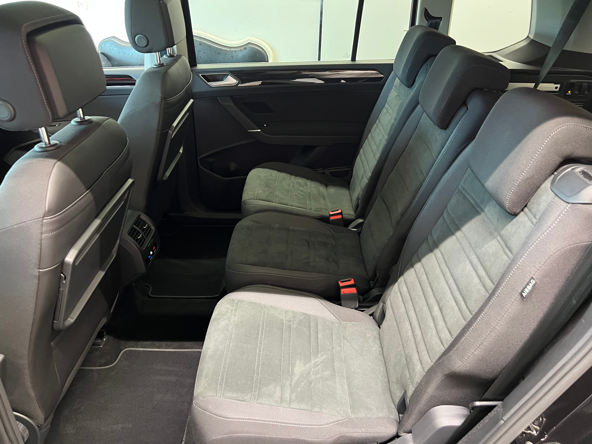 listing desktop thumbnail image 19