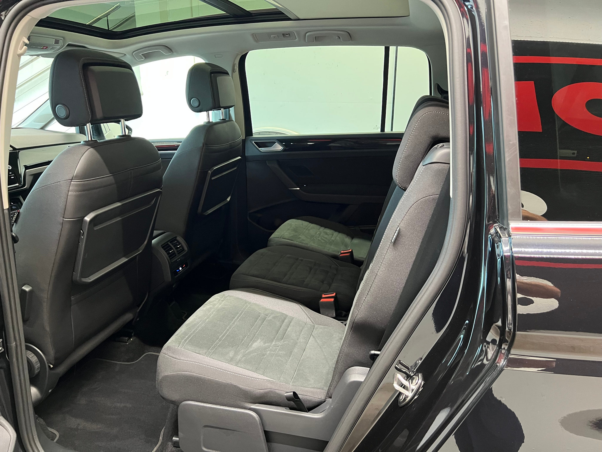 listing desktop thumbnail image 16