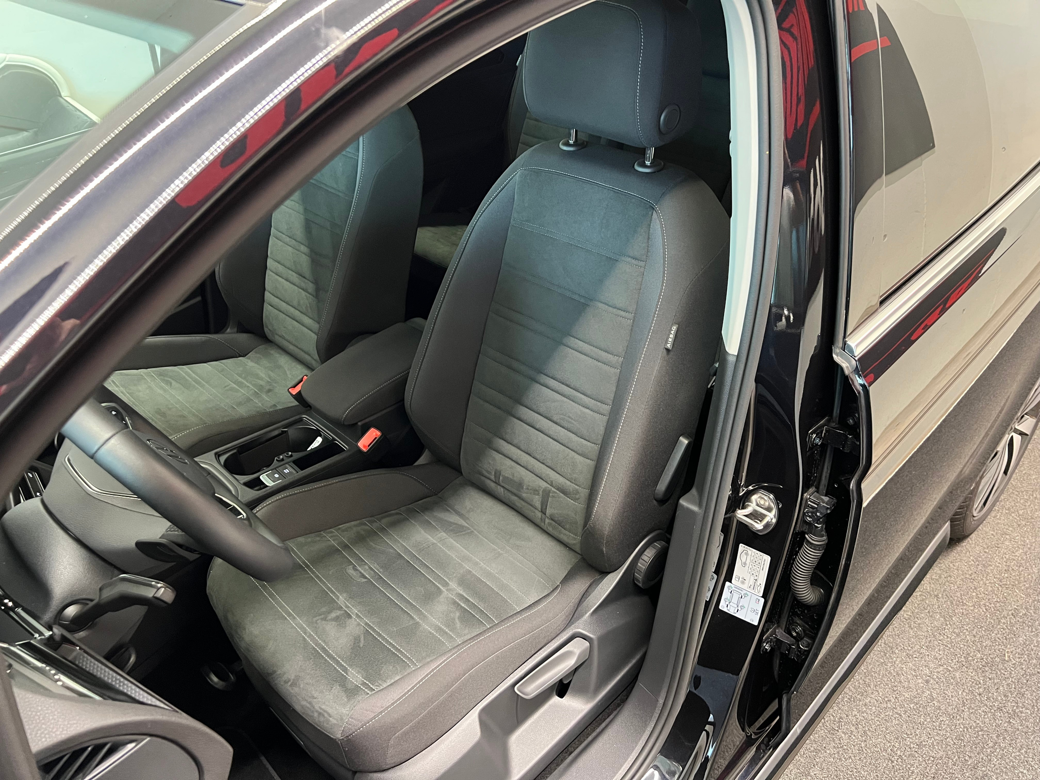 listing desktop thumbnail image 15