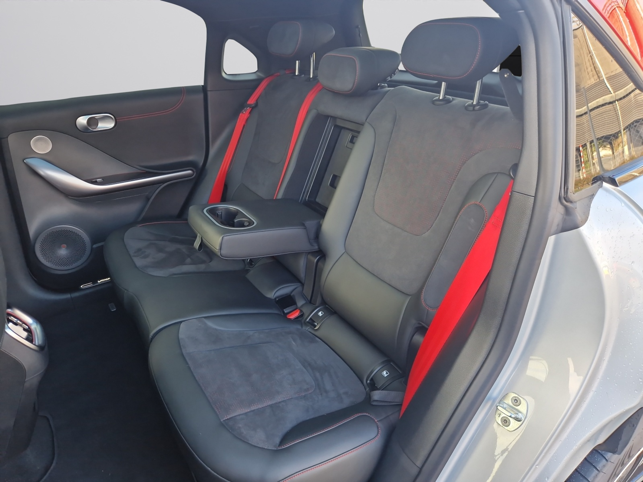 listing desktop thumbnail image 8