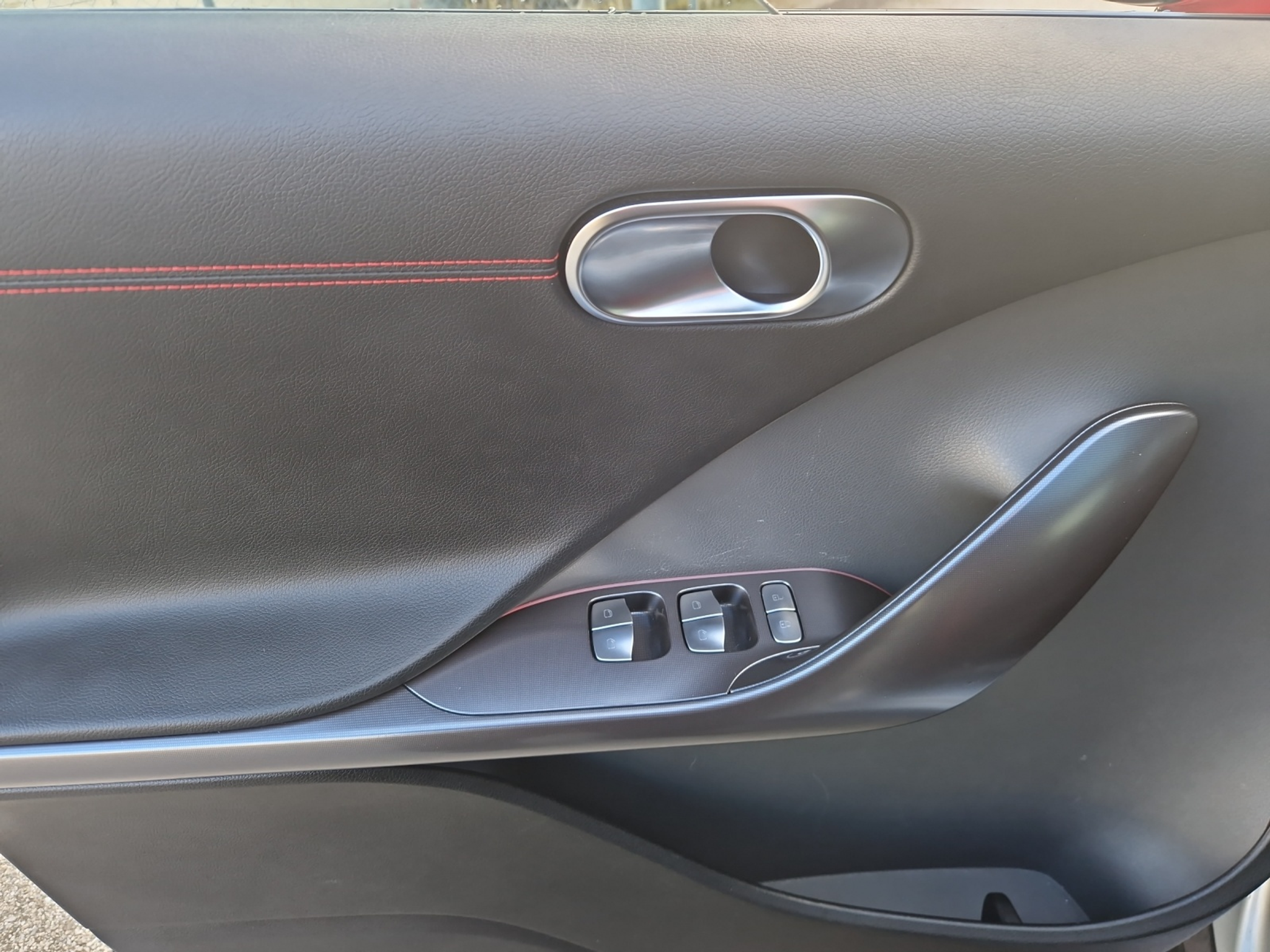 listing desktop thumbnail image 5