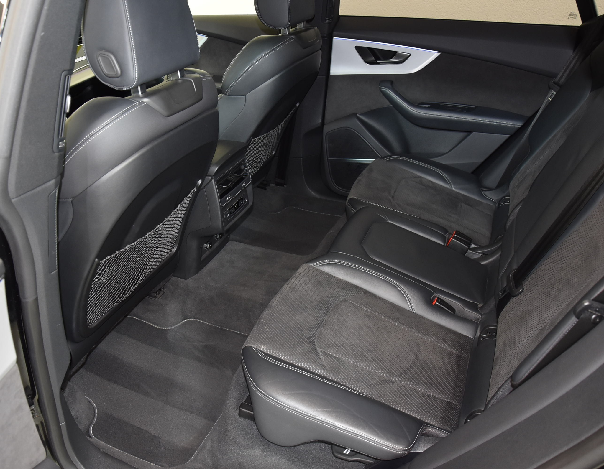 listing desktop thumbnail image 6