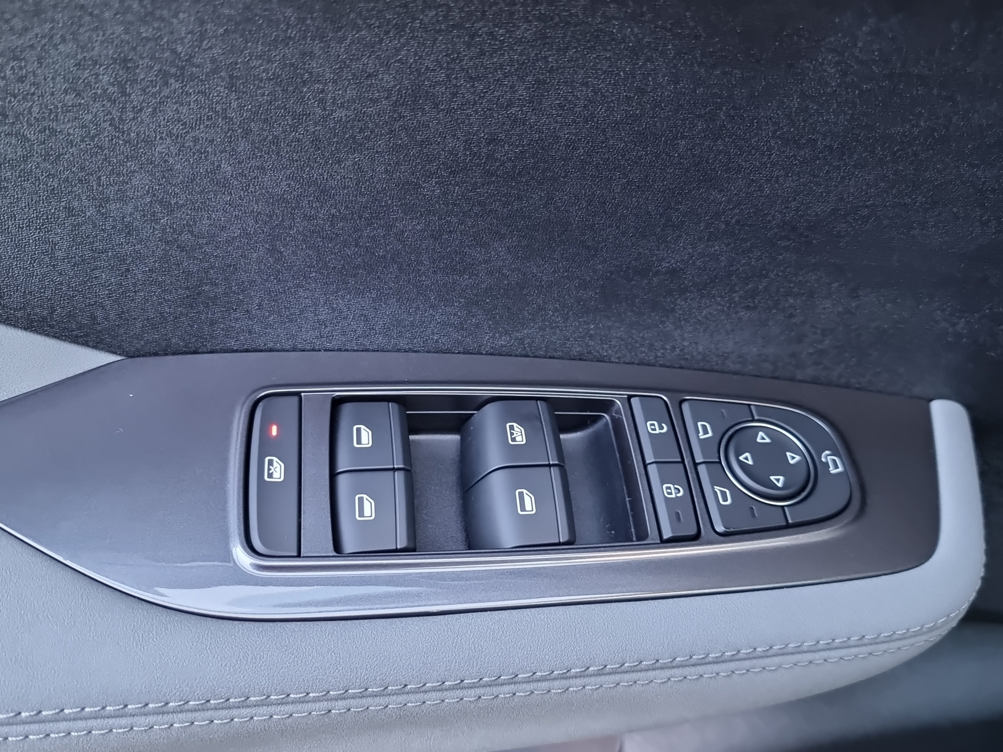 listing desktop thumbnail image 12