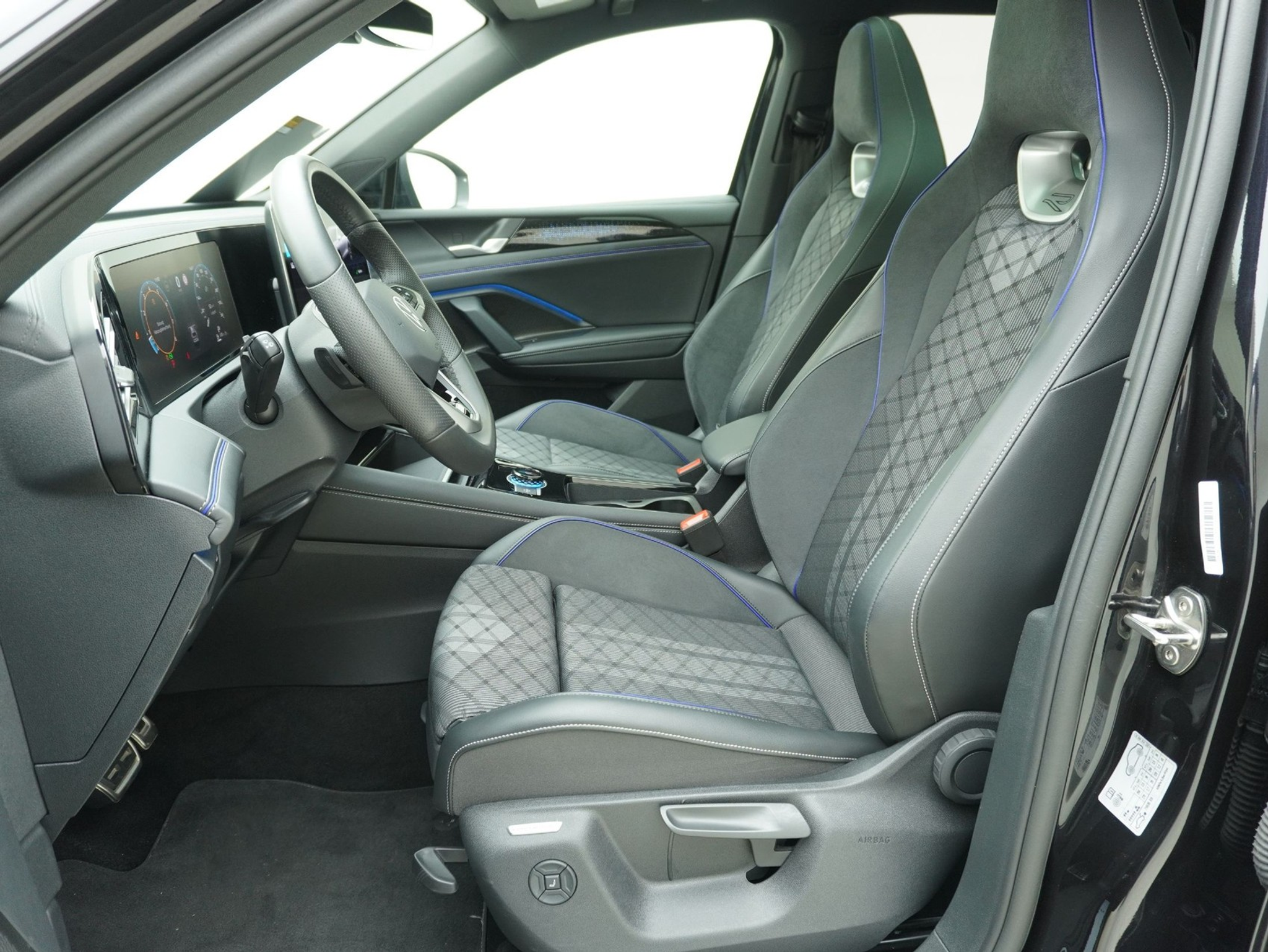 listing desktop thumbnail image 9