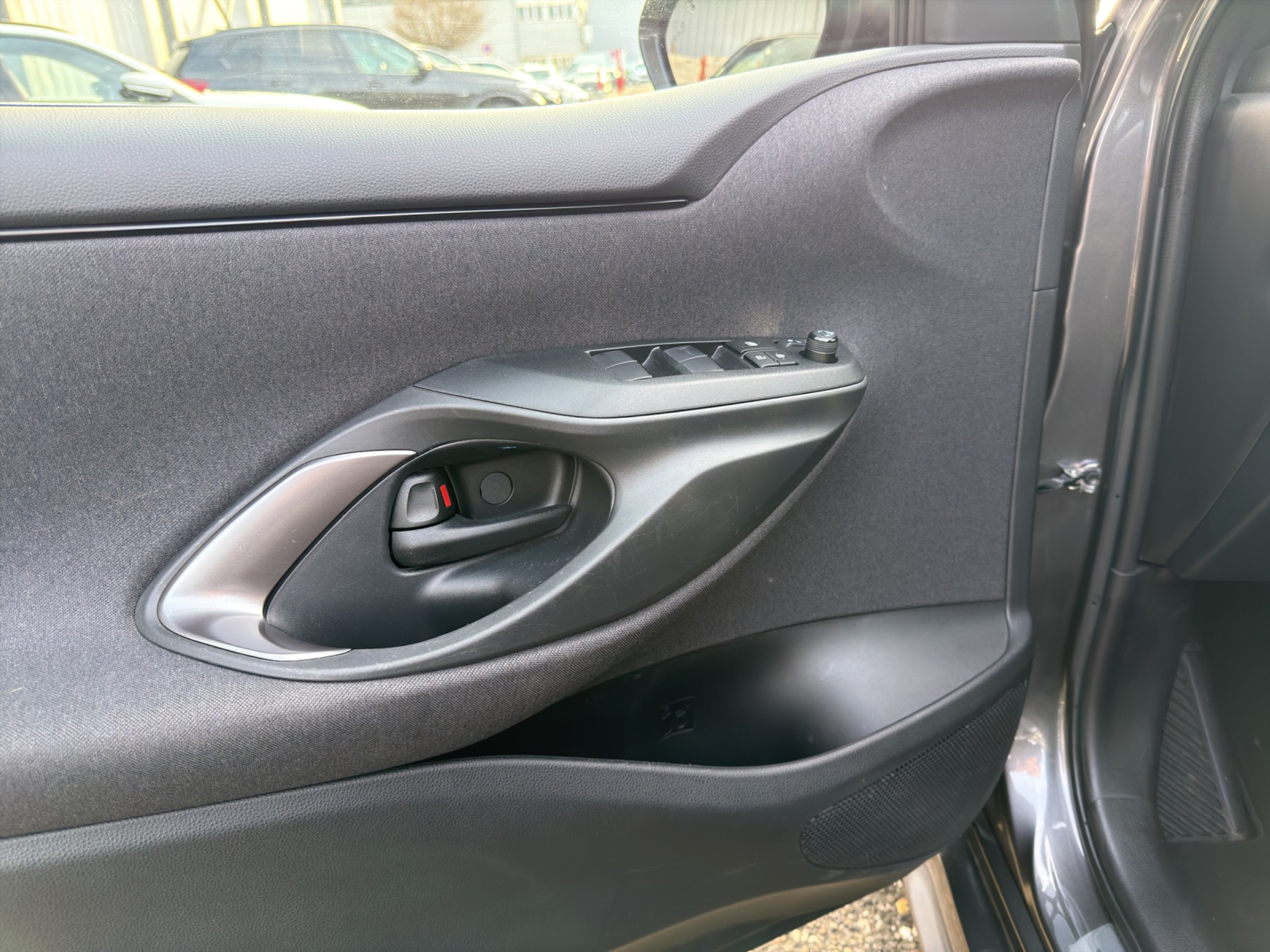 listing desktop thumbnail image 19