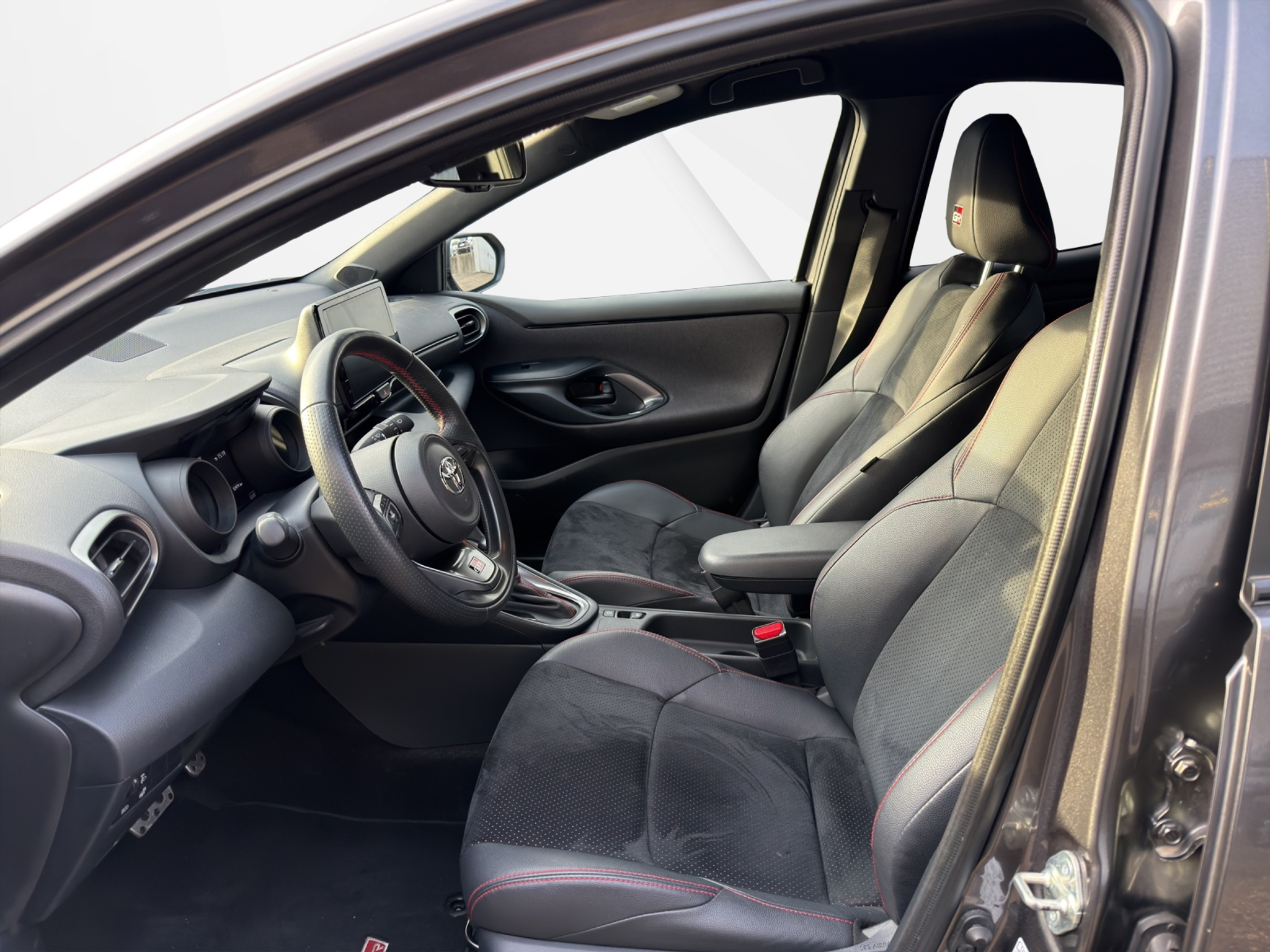 listing desktop thumbnail image 11