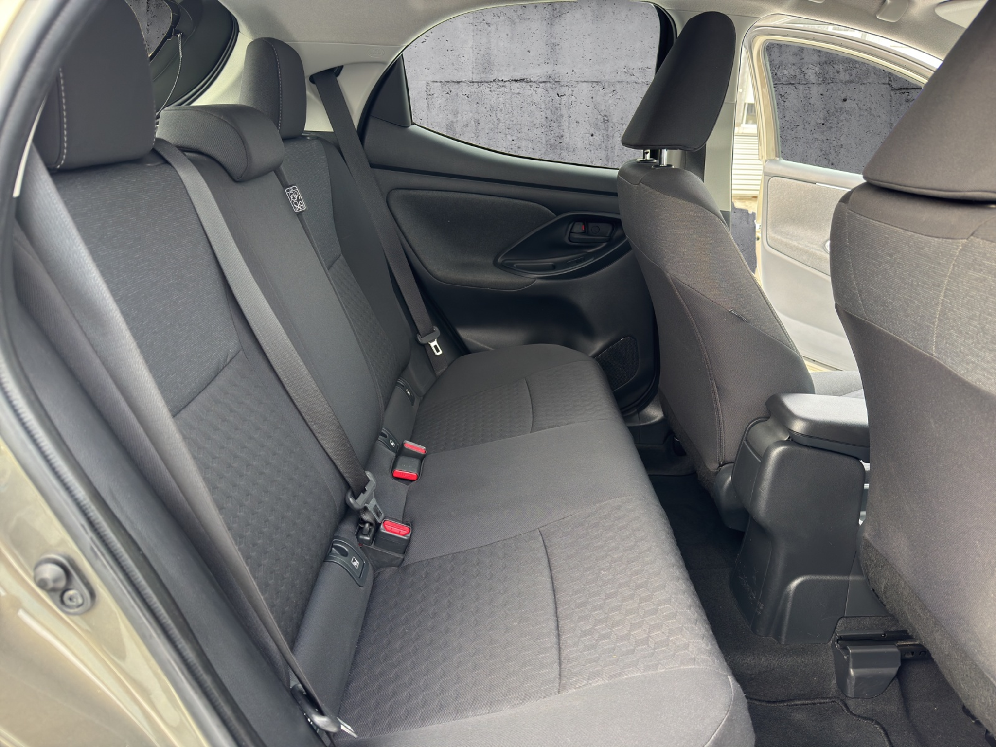 listing desktop thumbnail image 24