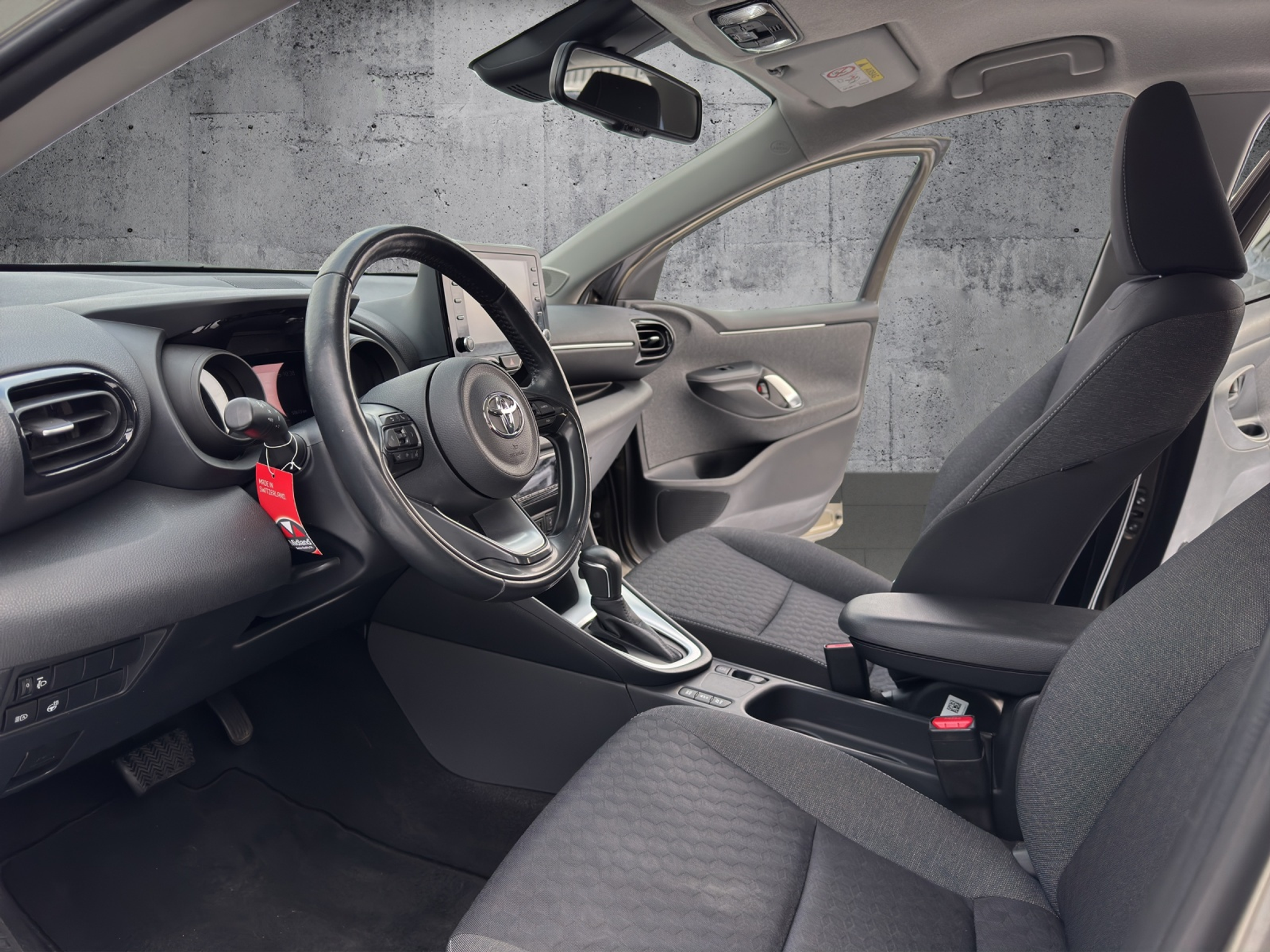 listing desktop thumbnail image 1