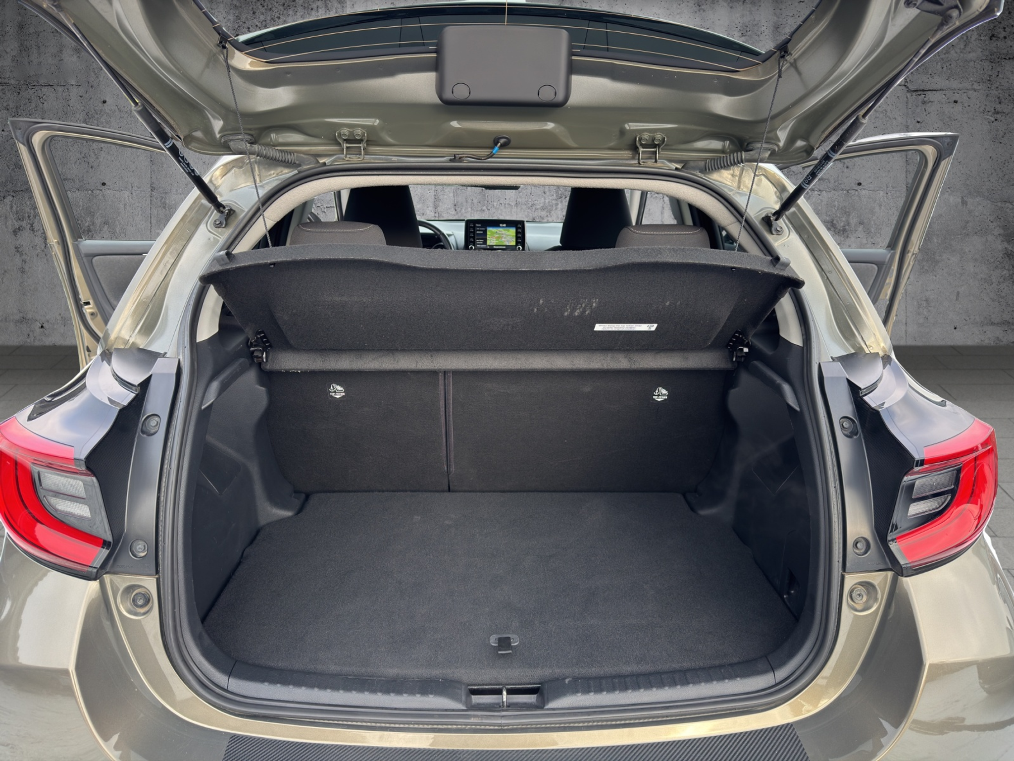 listing desktop thumbnail image 25