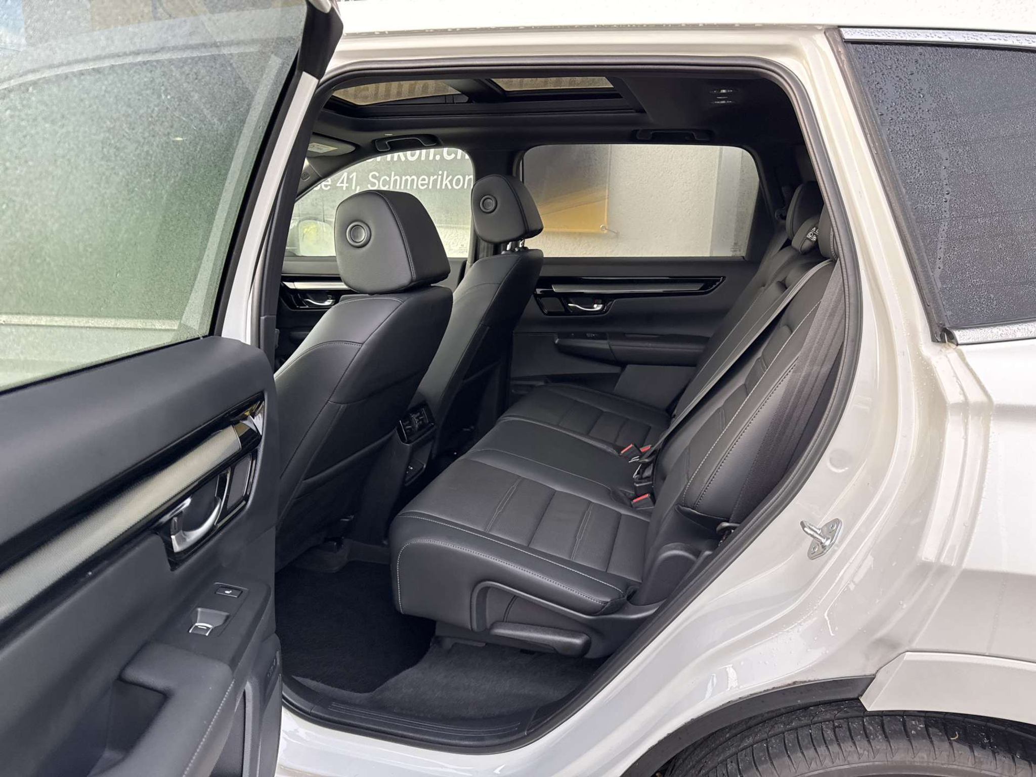 listing desktop thumbnail image 7