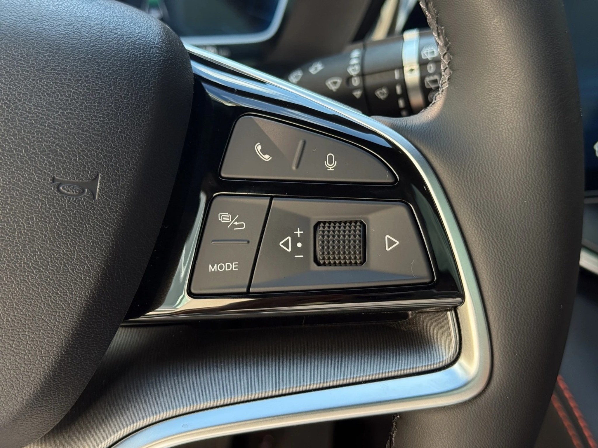 listing desktop thumbnail image 15