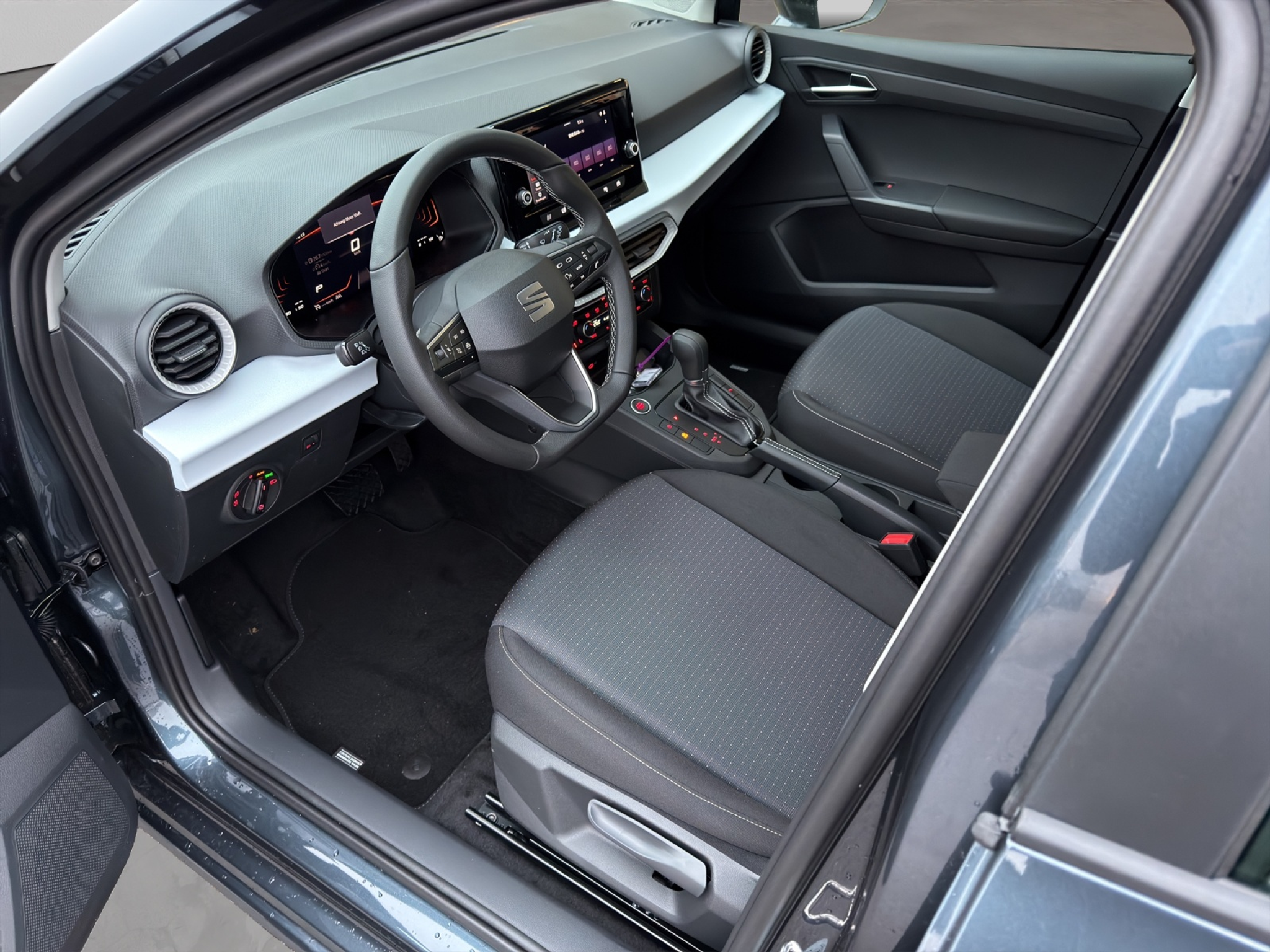 listing desktop thumbnail image 4