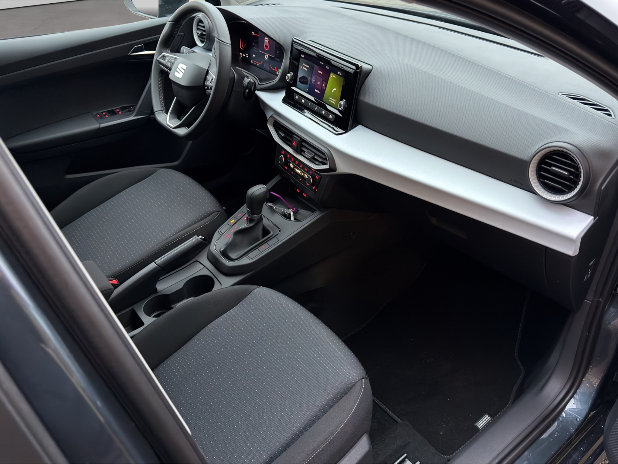 listing desktop thumbnail image 10