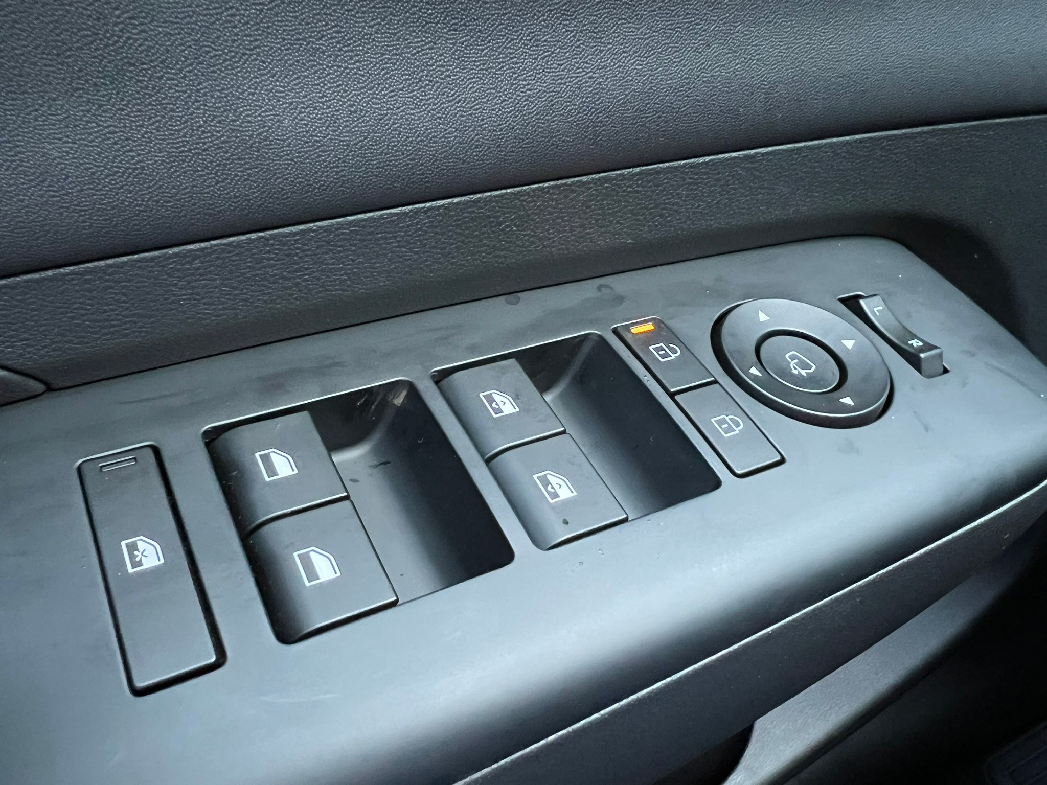 listing desktop thumbnail image 14