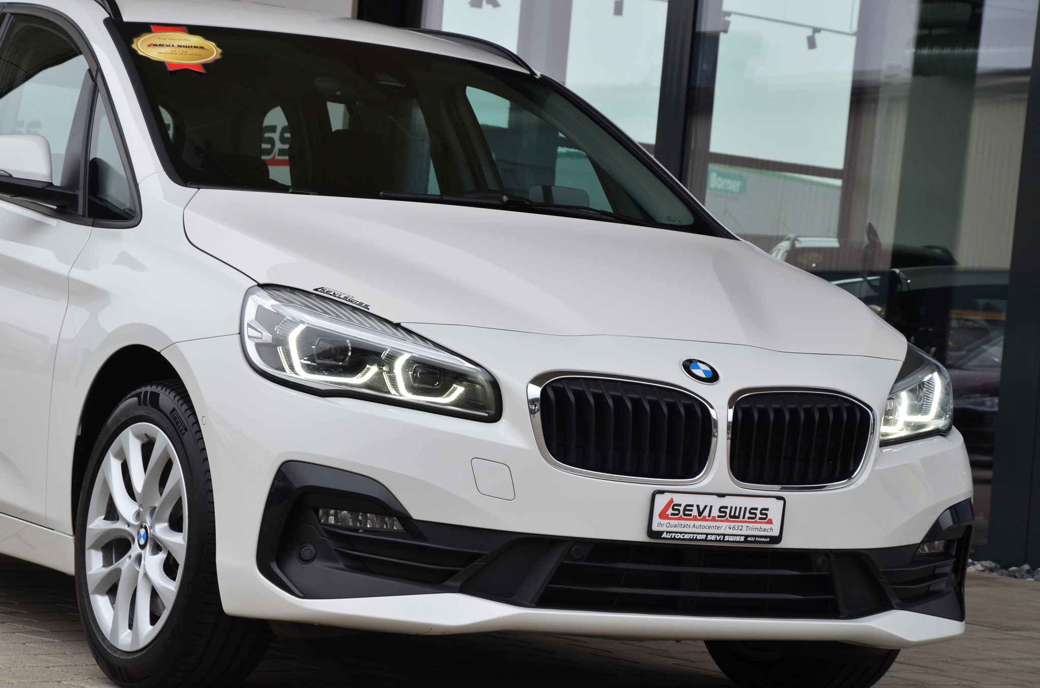 listing desktop thumbnail image 2