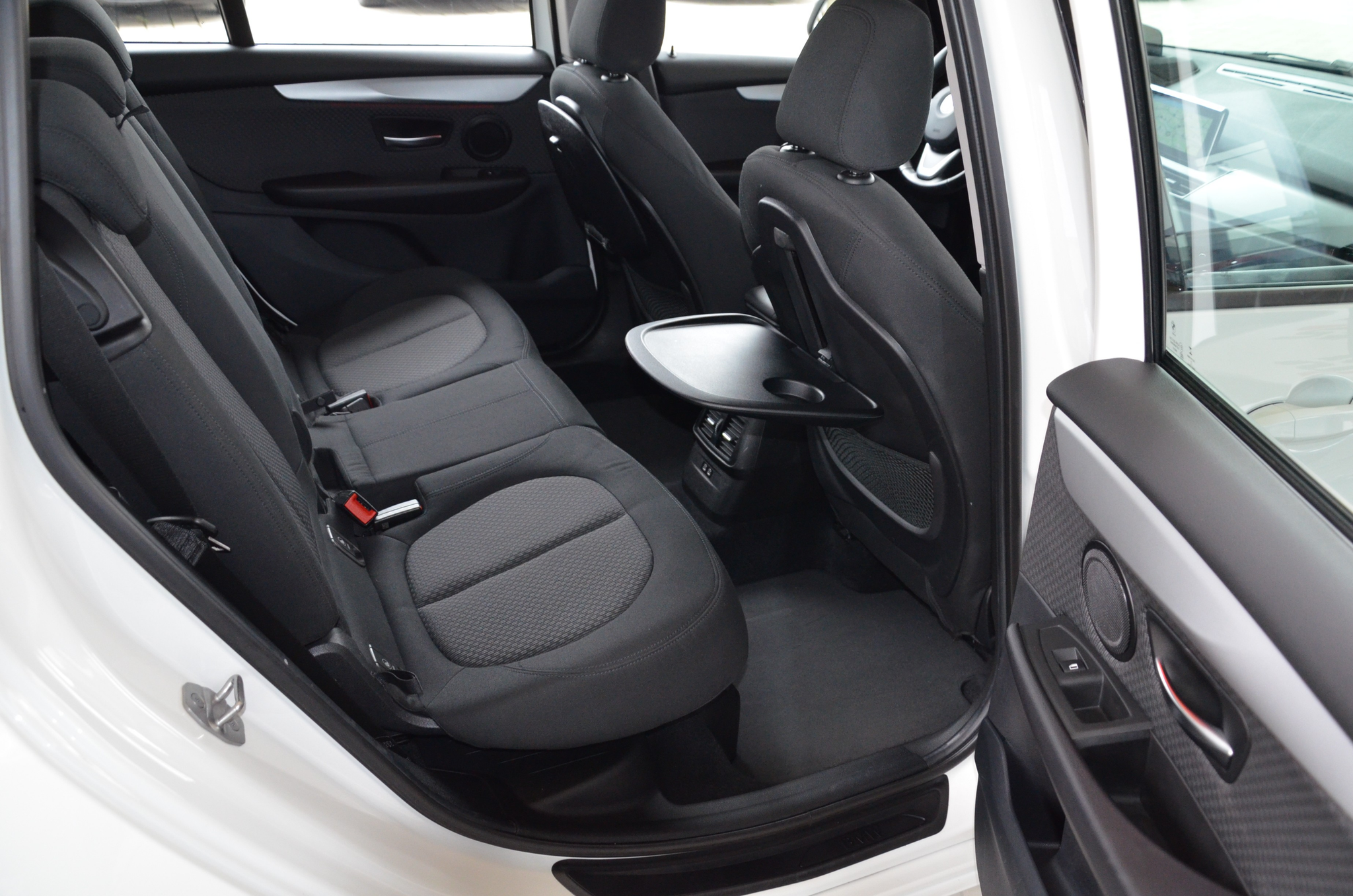 listing desktop thumbnail image 17