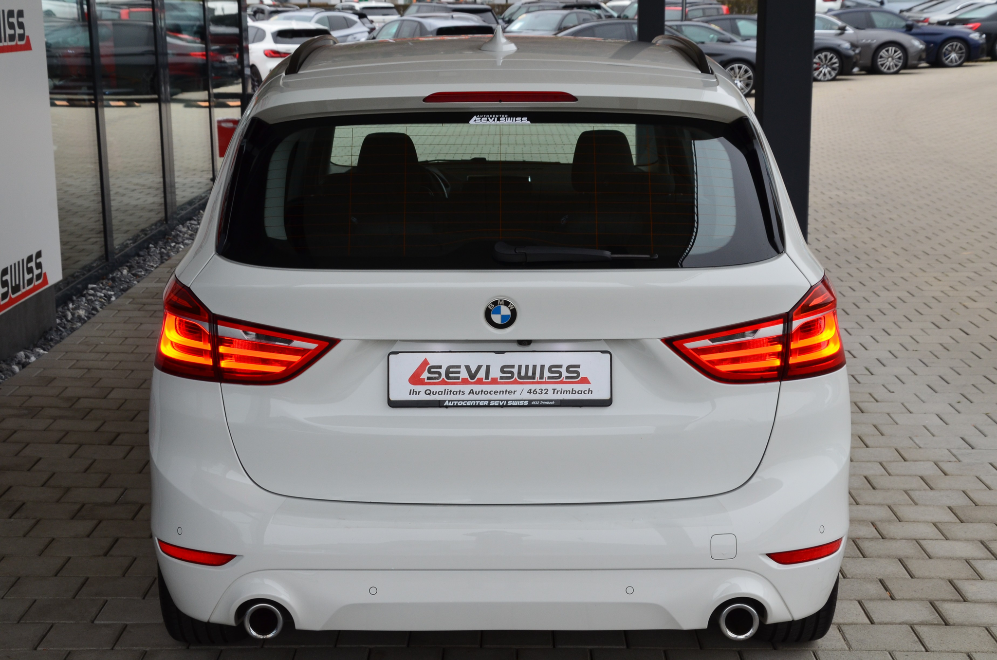 listing desktop thumbnail image 7