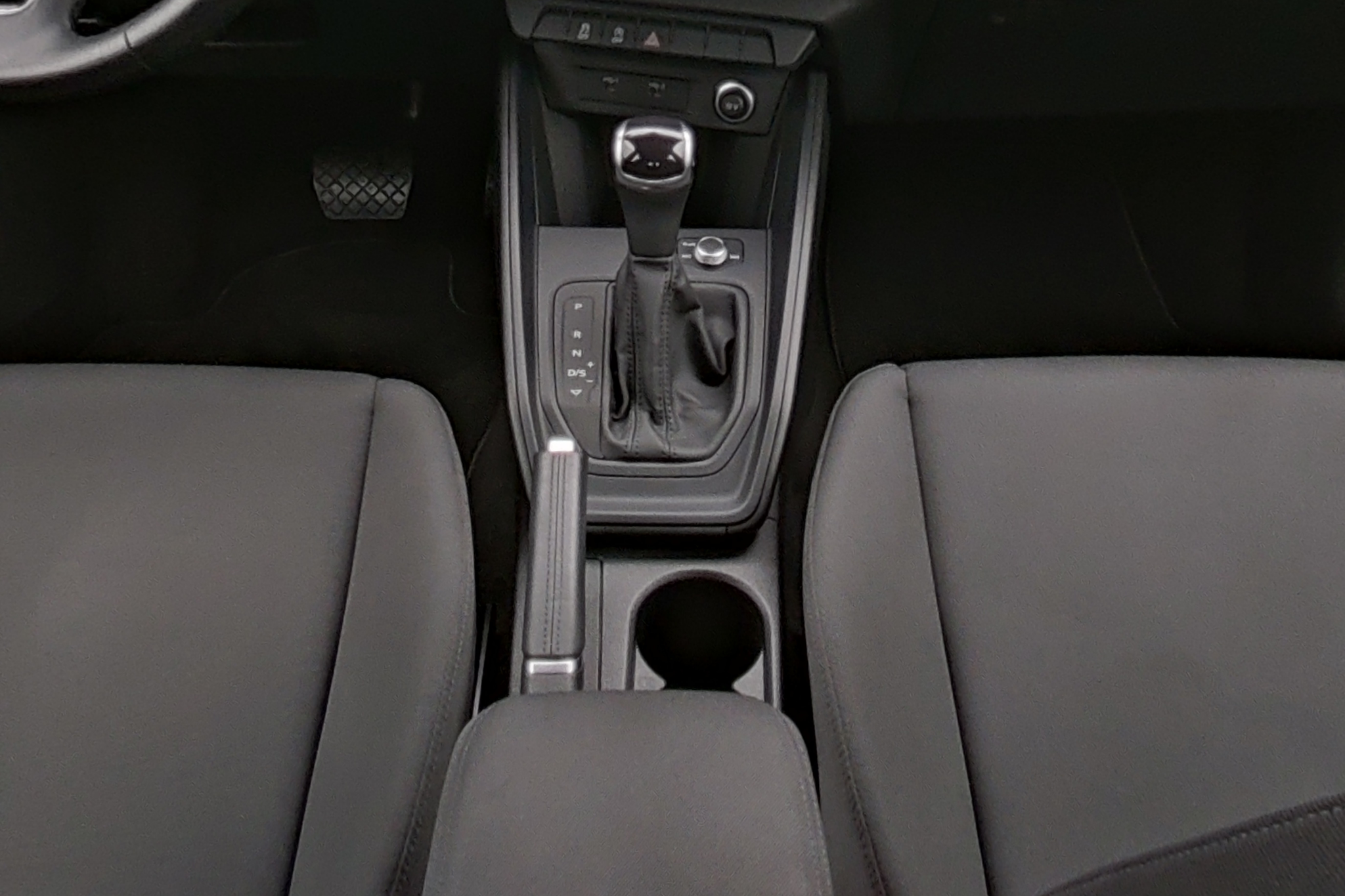 listing desktop thumbnail image 8