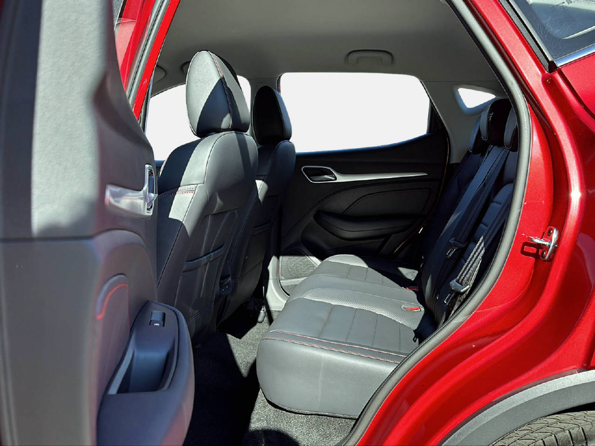 listing desktop thumbnail image 12