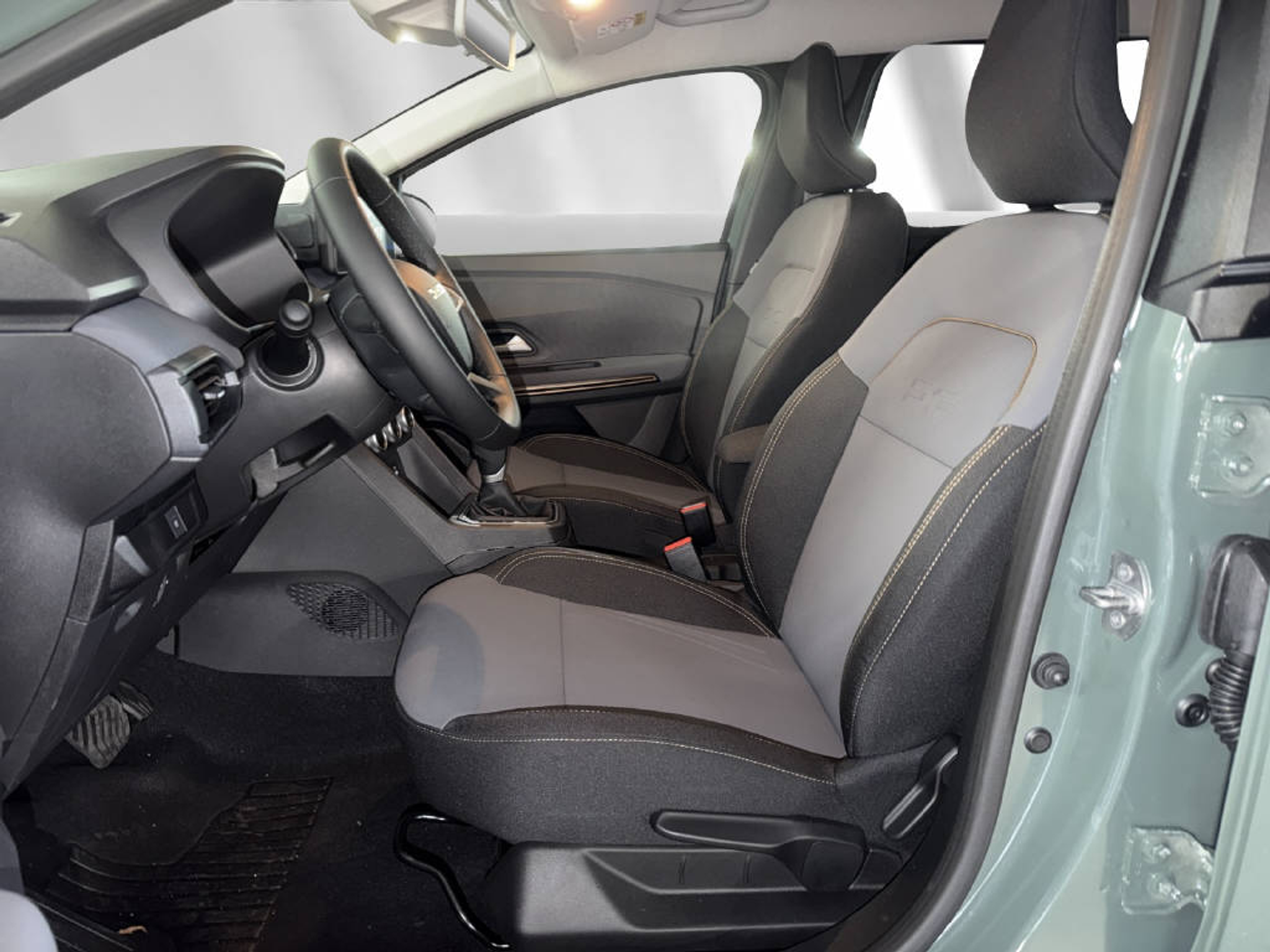 listing desktop thumbnail image 3