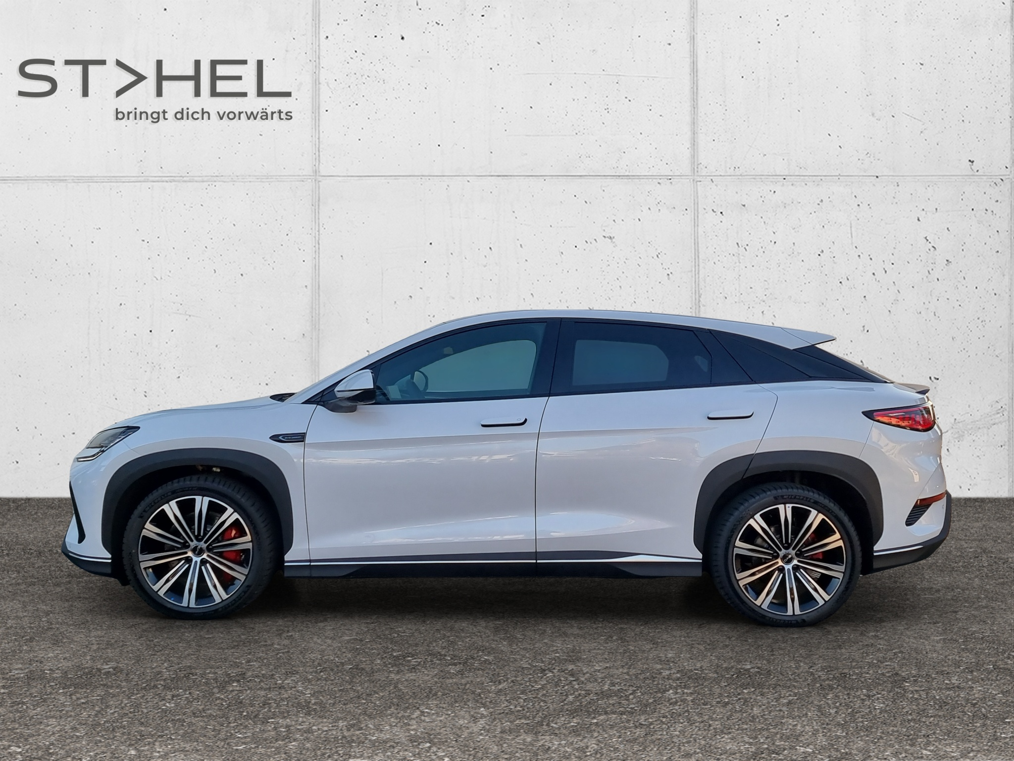 listing desktop thumbnail image 1