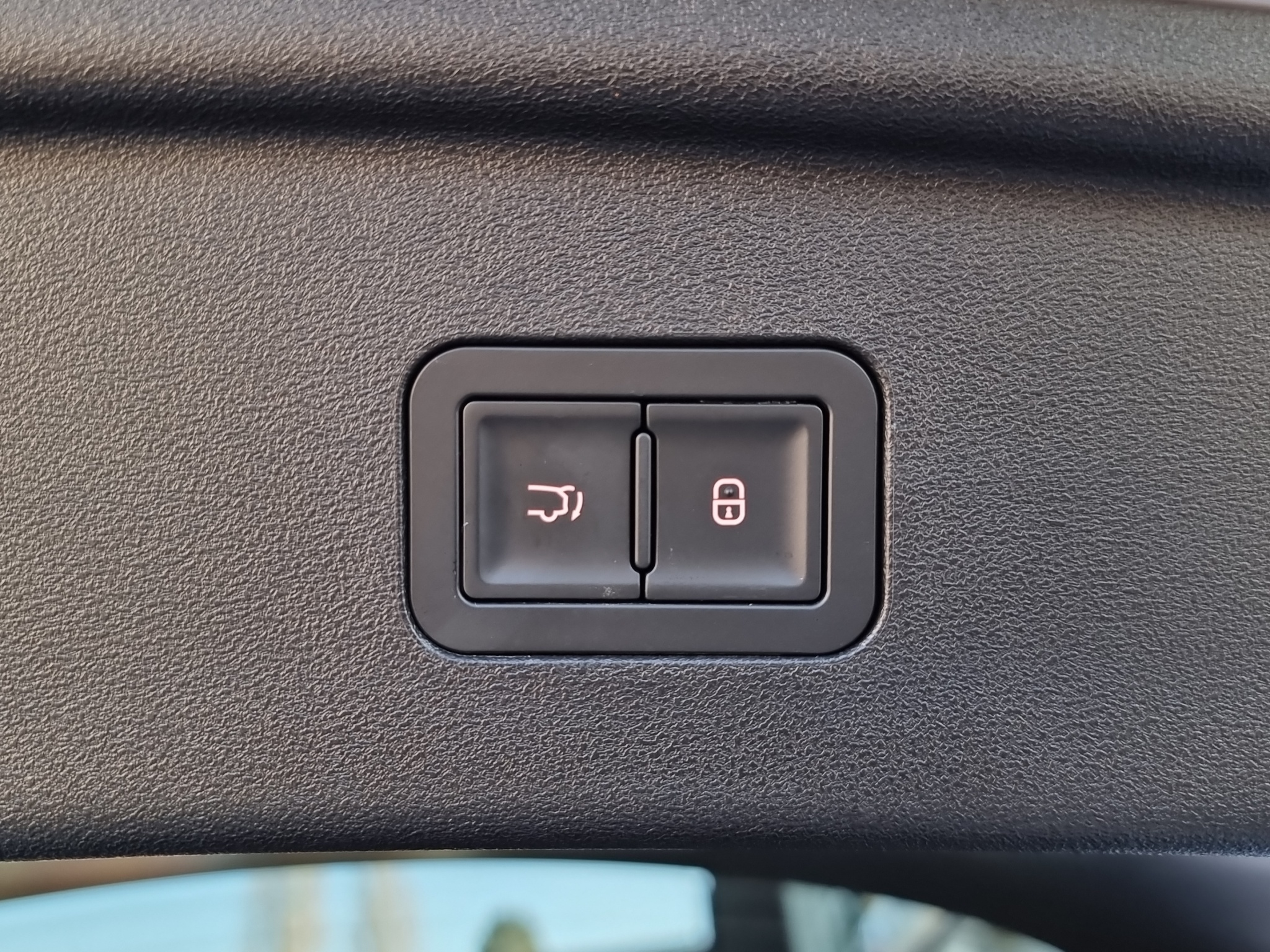 listing desktop thumbnail image 16