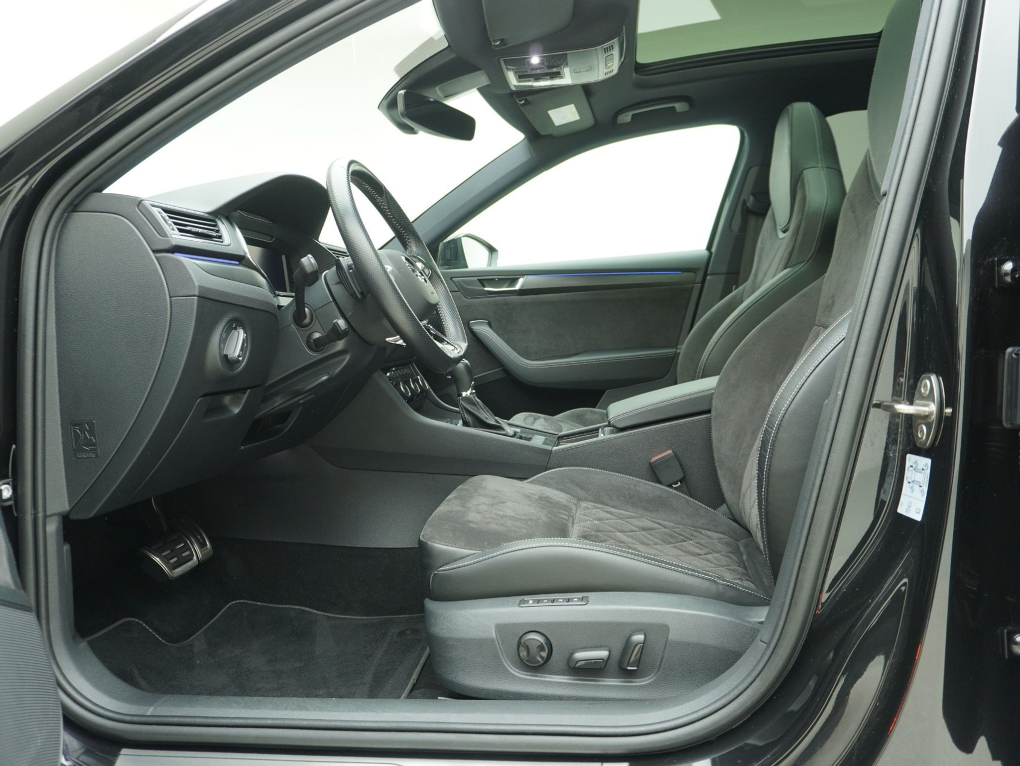 listing desktop thumbnail image 7