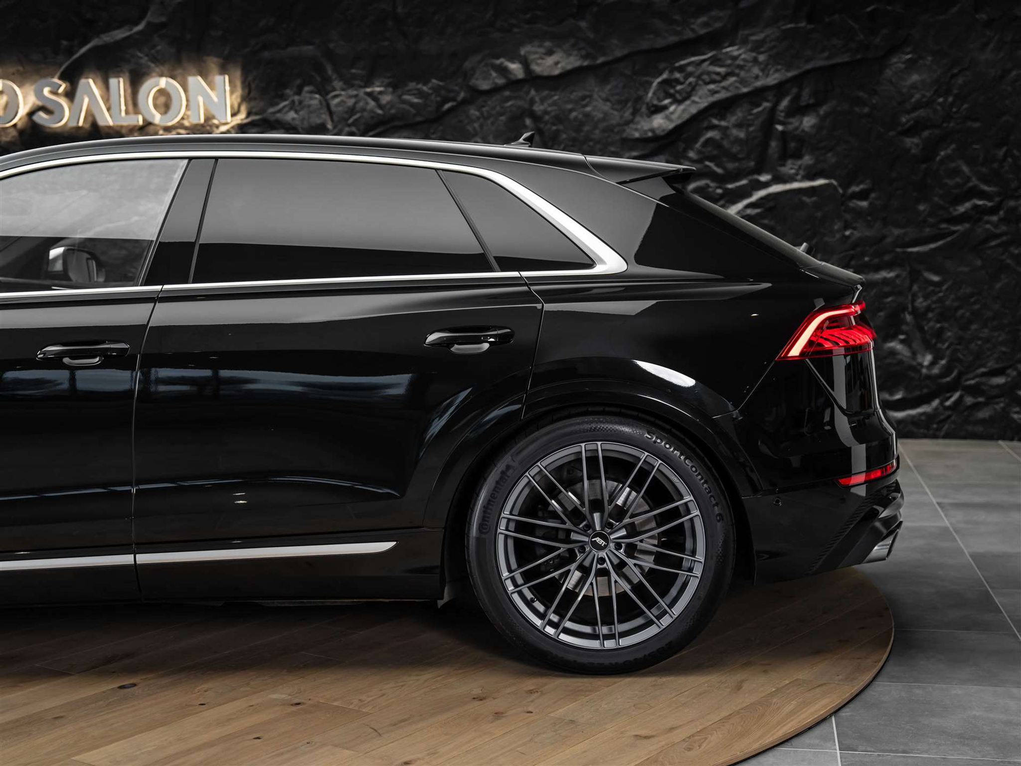 listing desktop thumbnail image 17