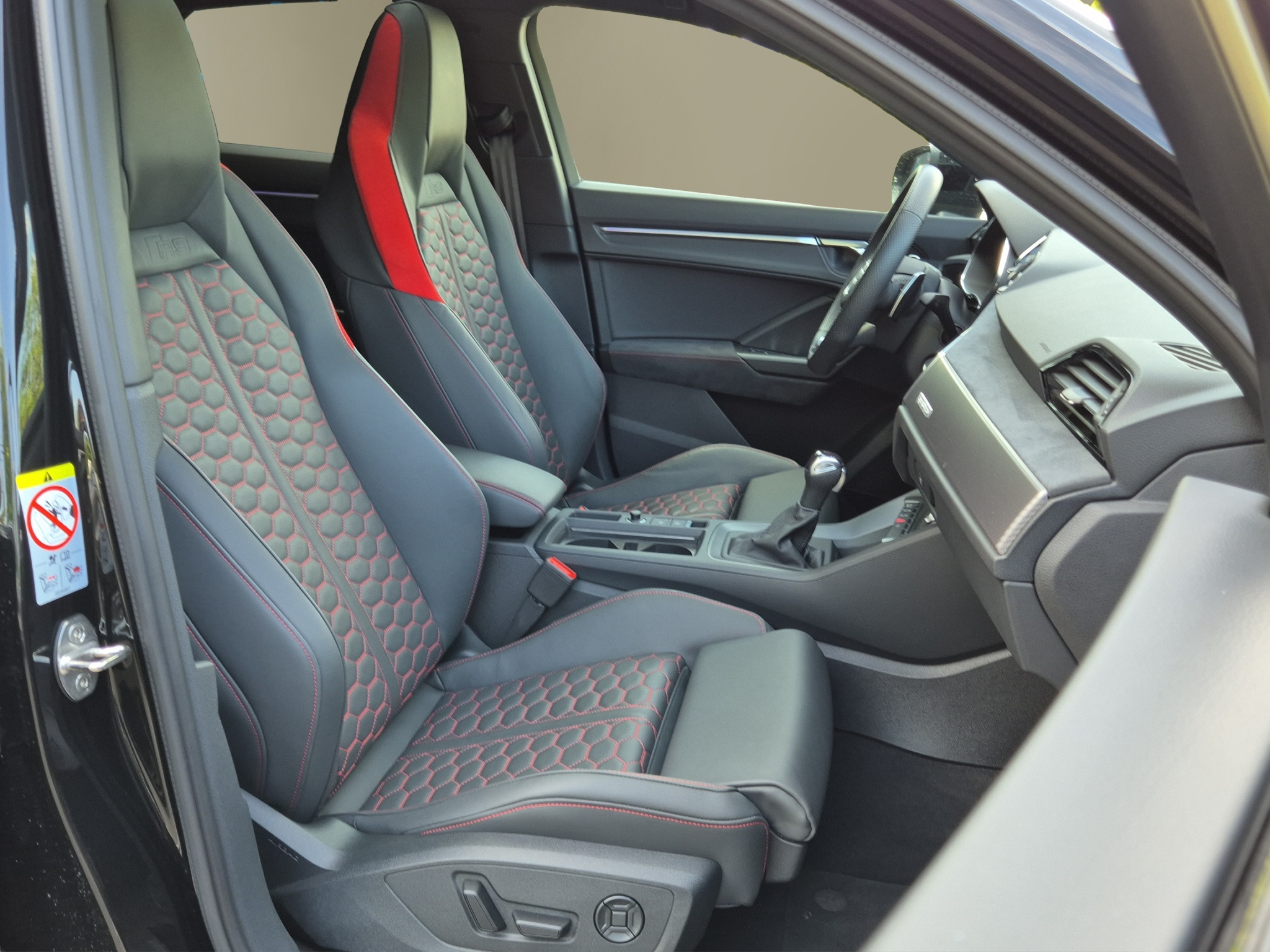 listing desktop thumbnail image 15