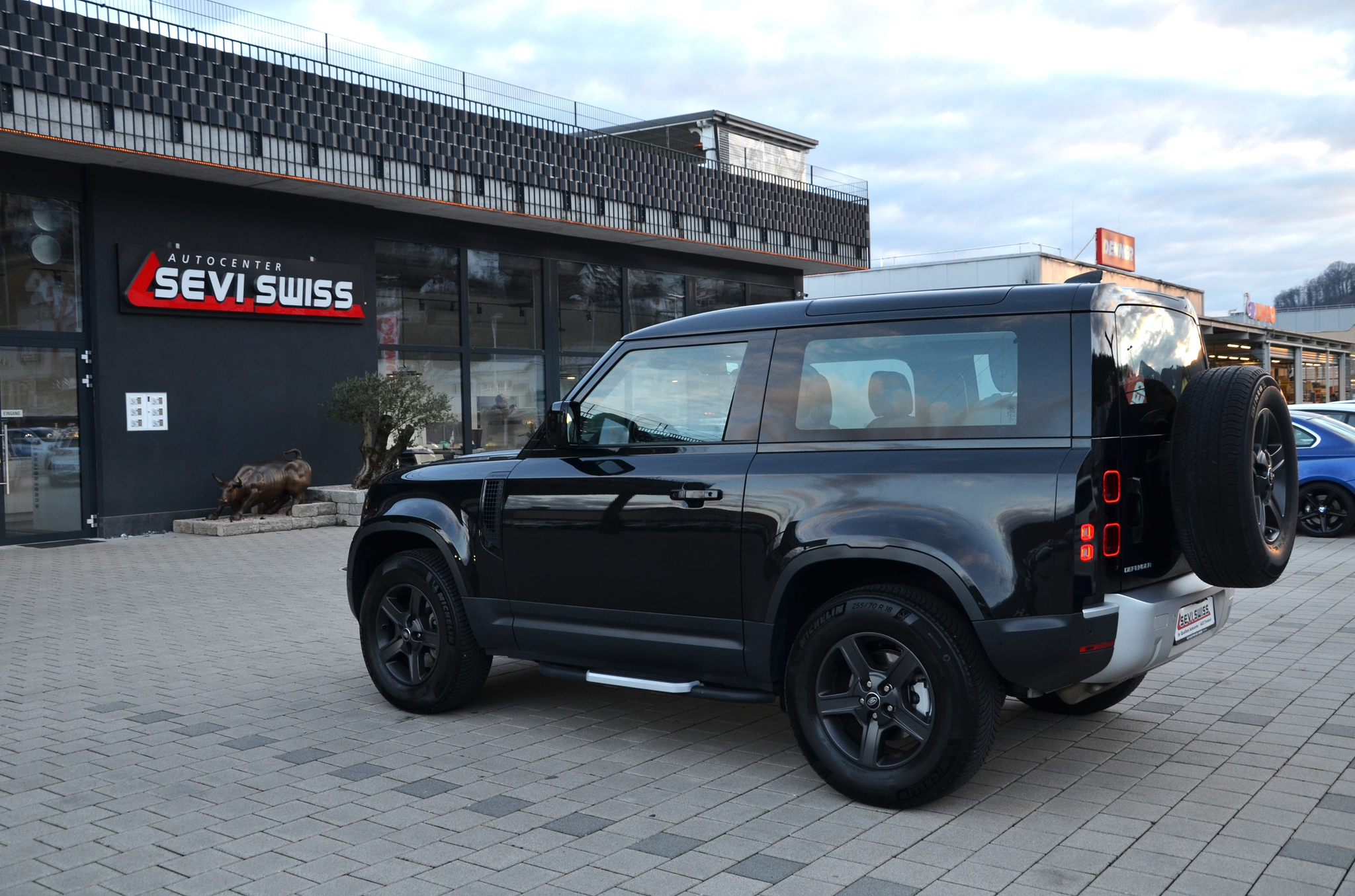 listing desktop thumbnail image 9