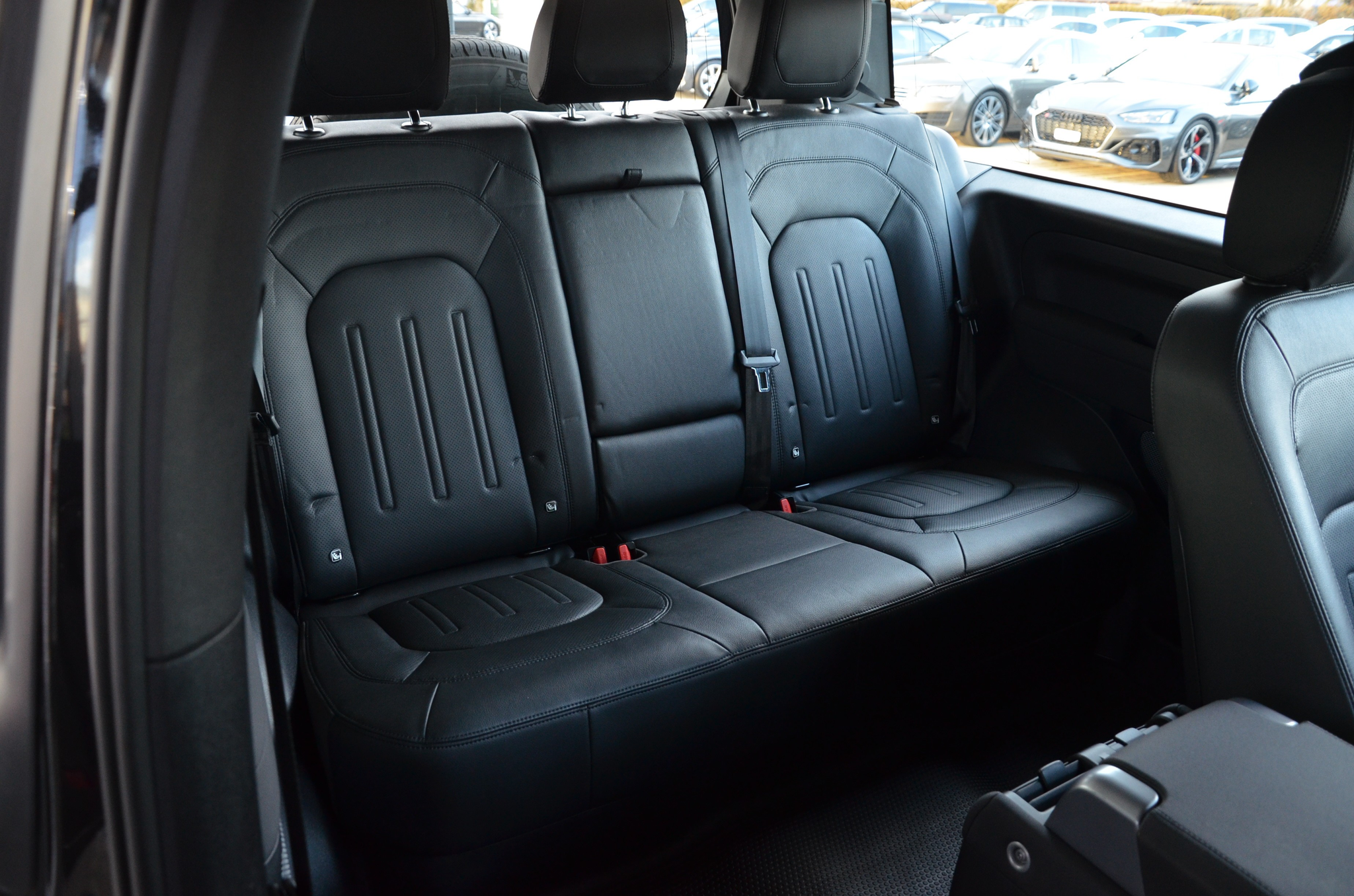 listing desktop thumbnail image 15