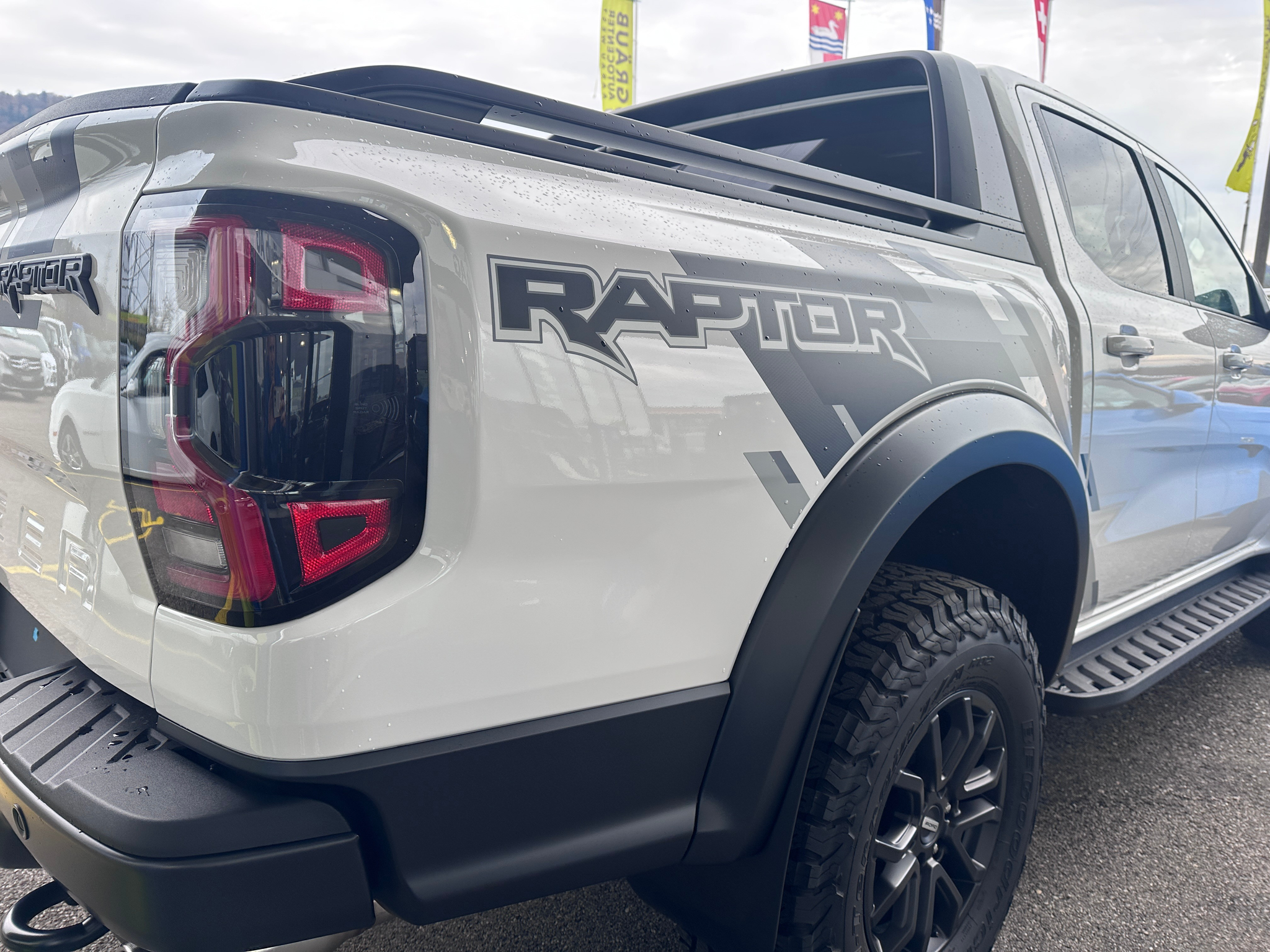 listing desktop thumbnail image 8