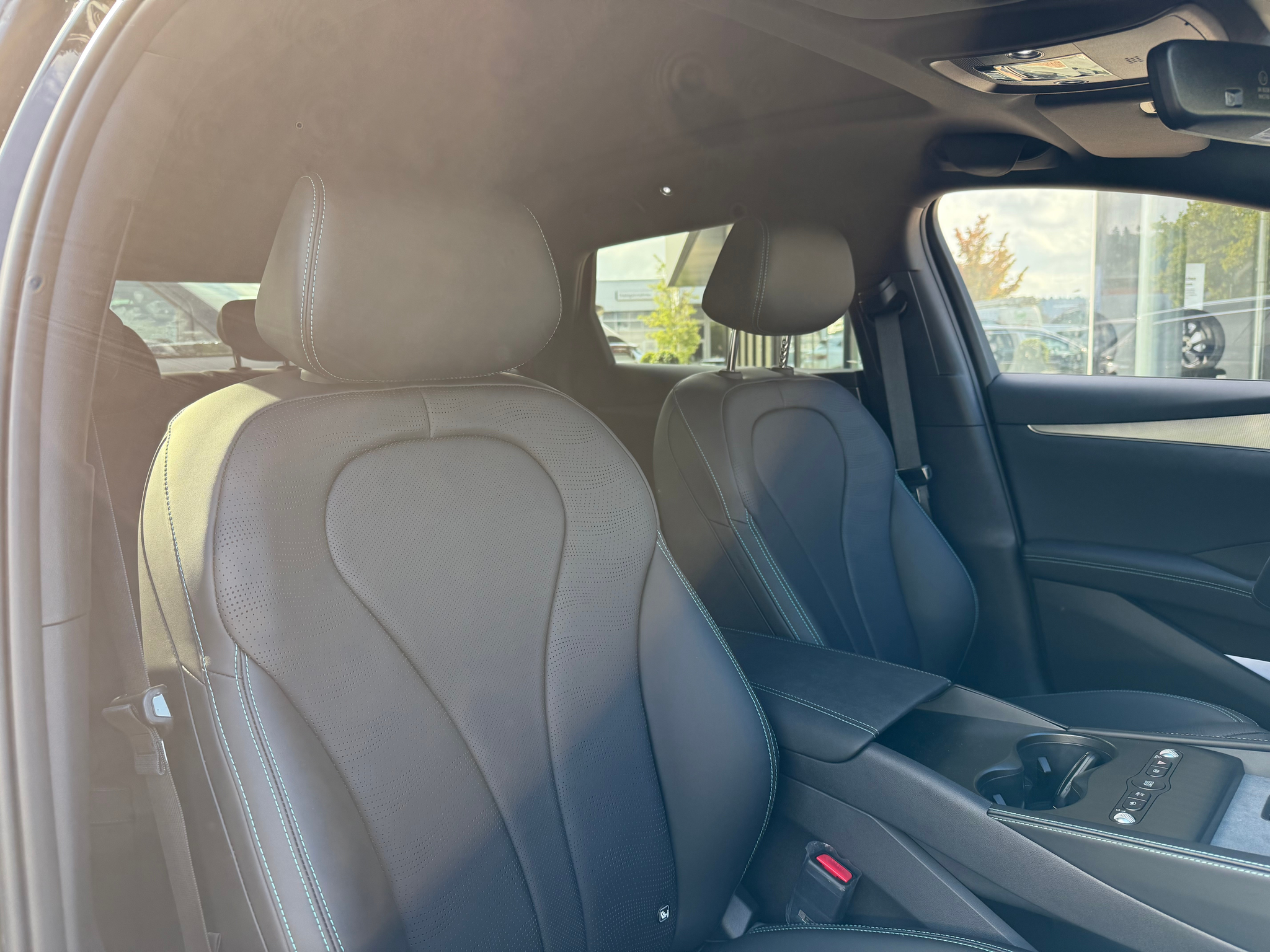 listing desktop thumbnail image 14